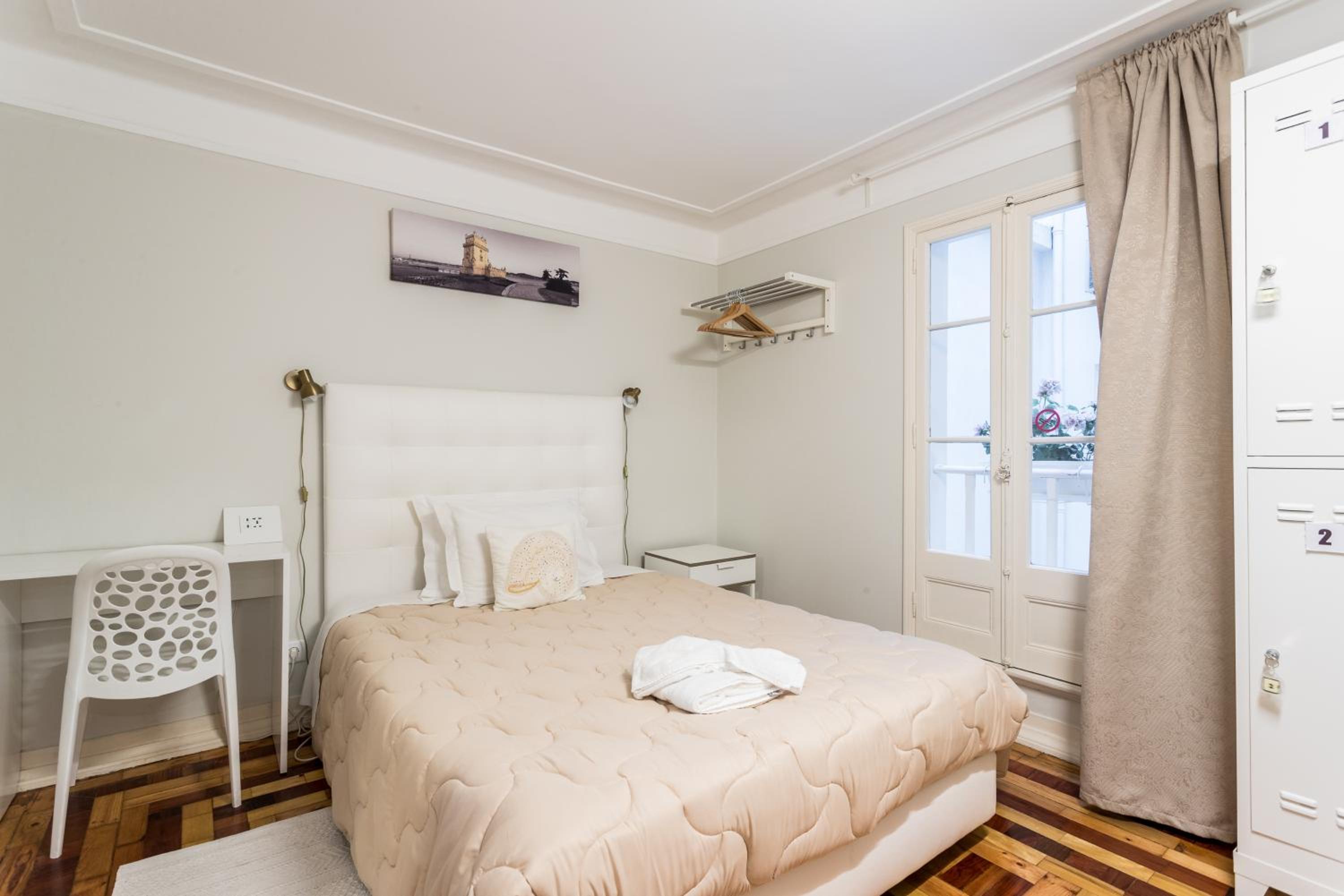 Double Room with Shared Bathroom photo 2