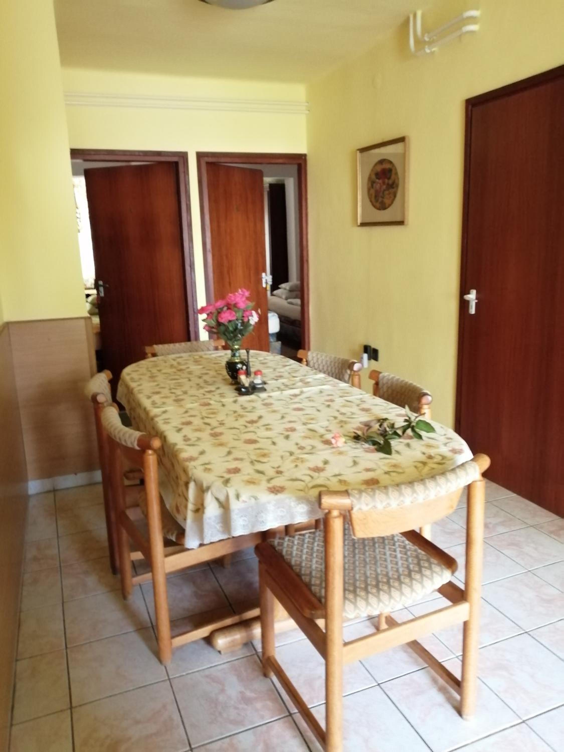 Twin Room with Private Bathroom photo 3