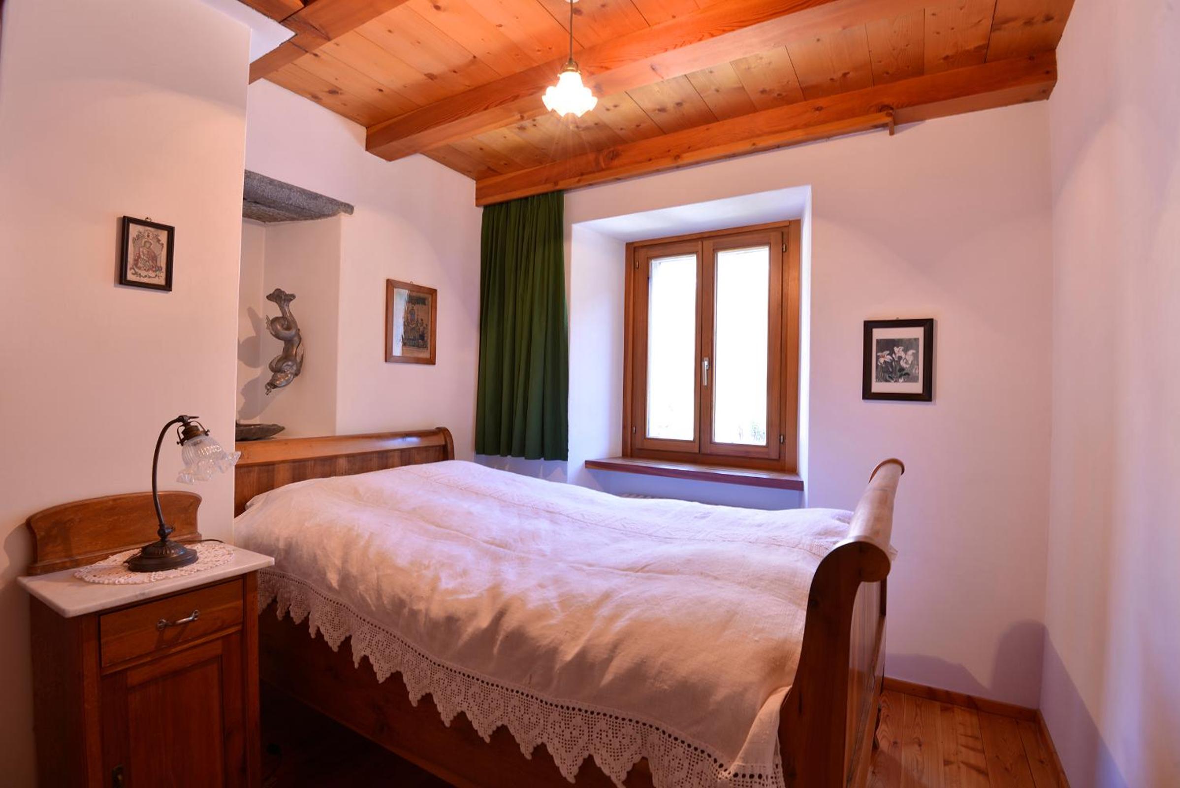 Single Room with Shared Bathroom photo 1