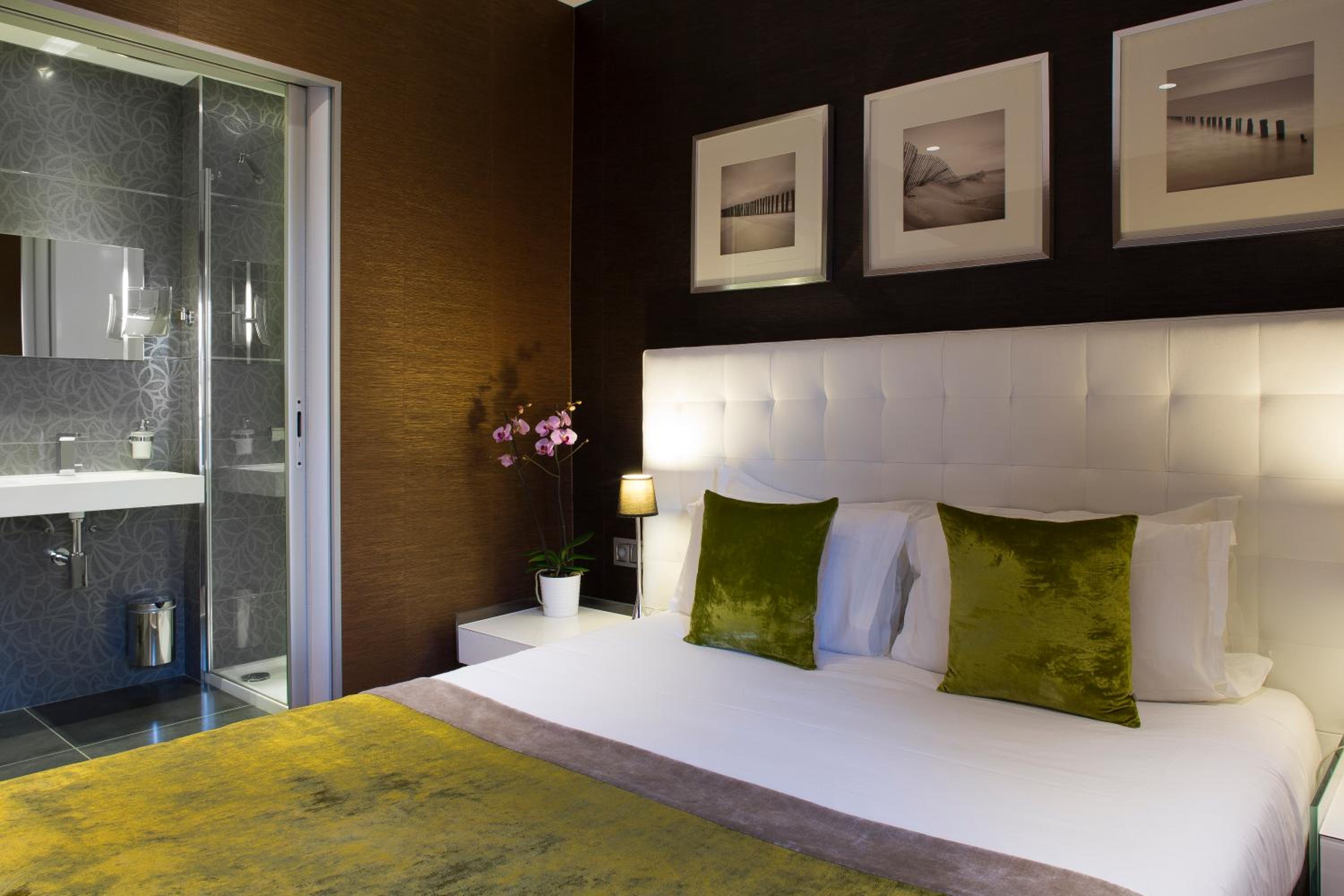 Superior Double Queen Room - Photo 1