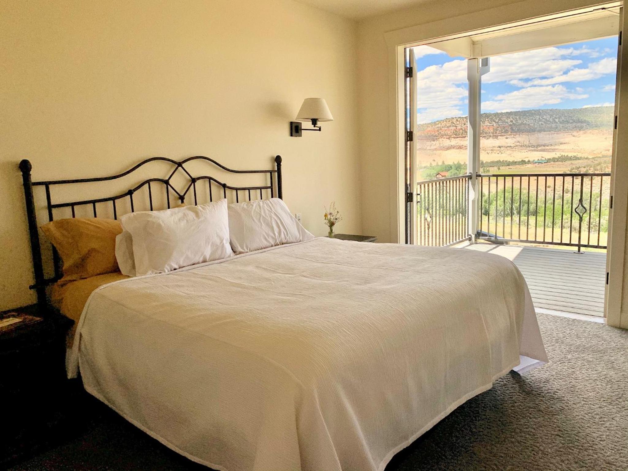 King Room with Mountain View