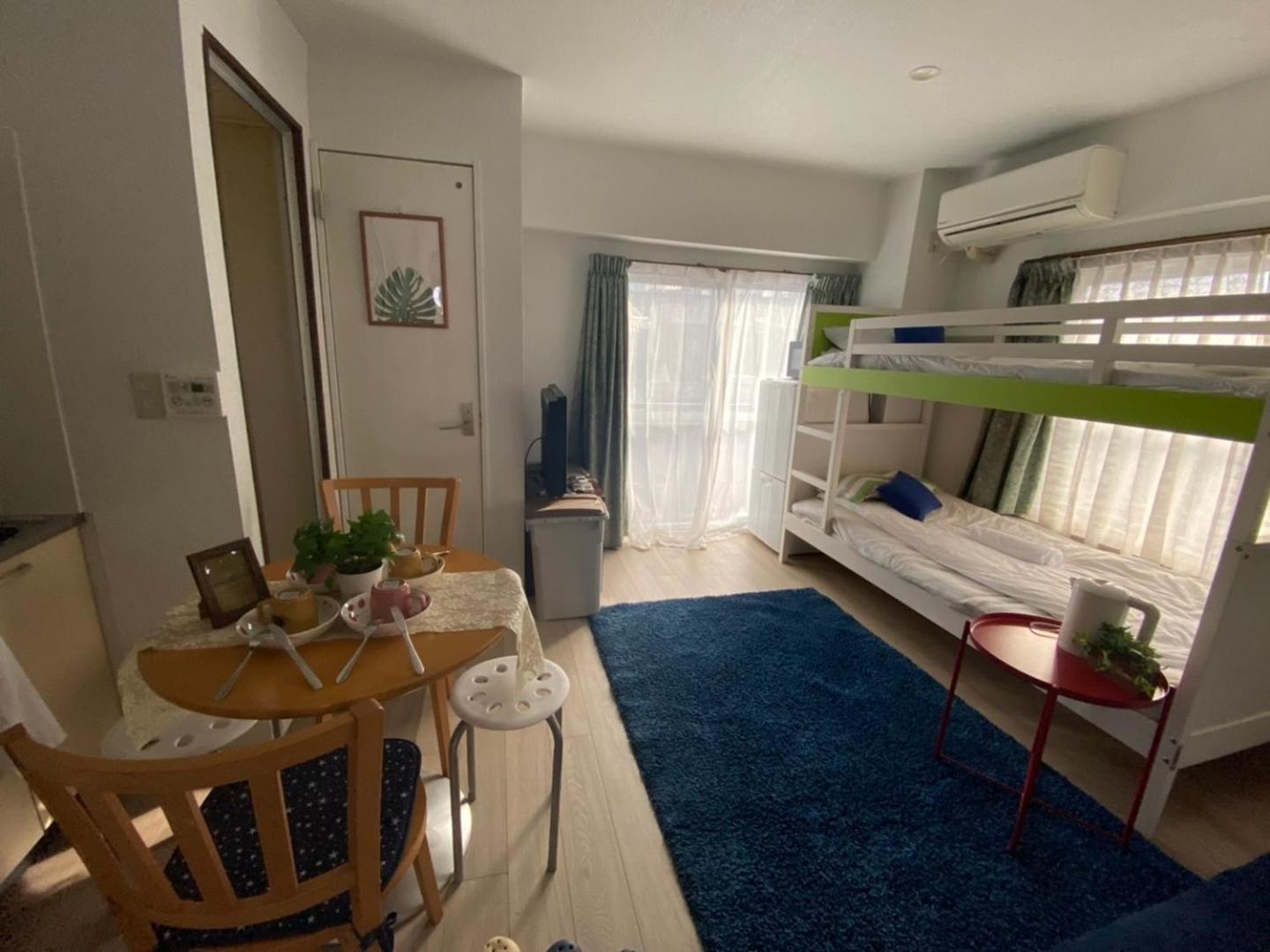 One-Bedroom Apartment photo 1