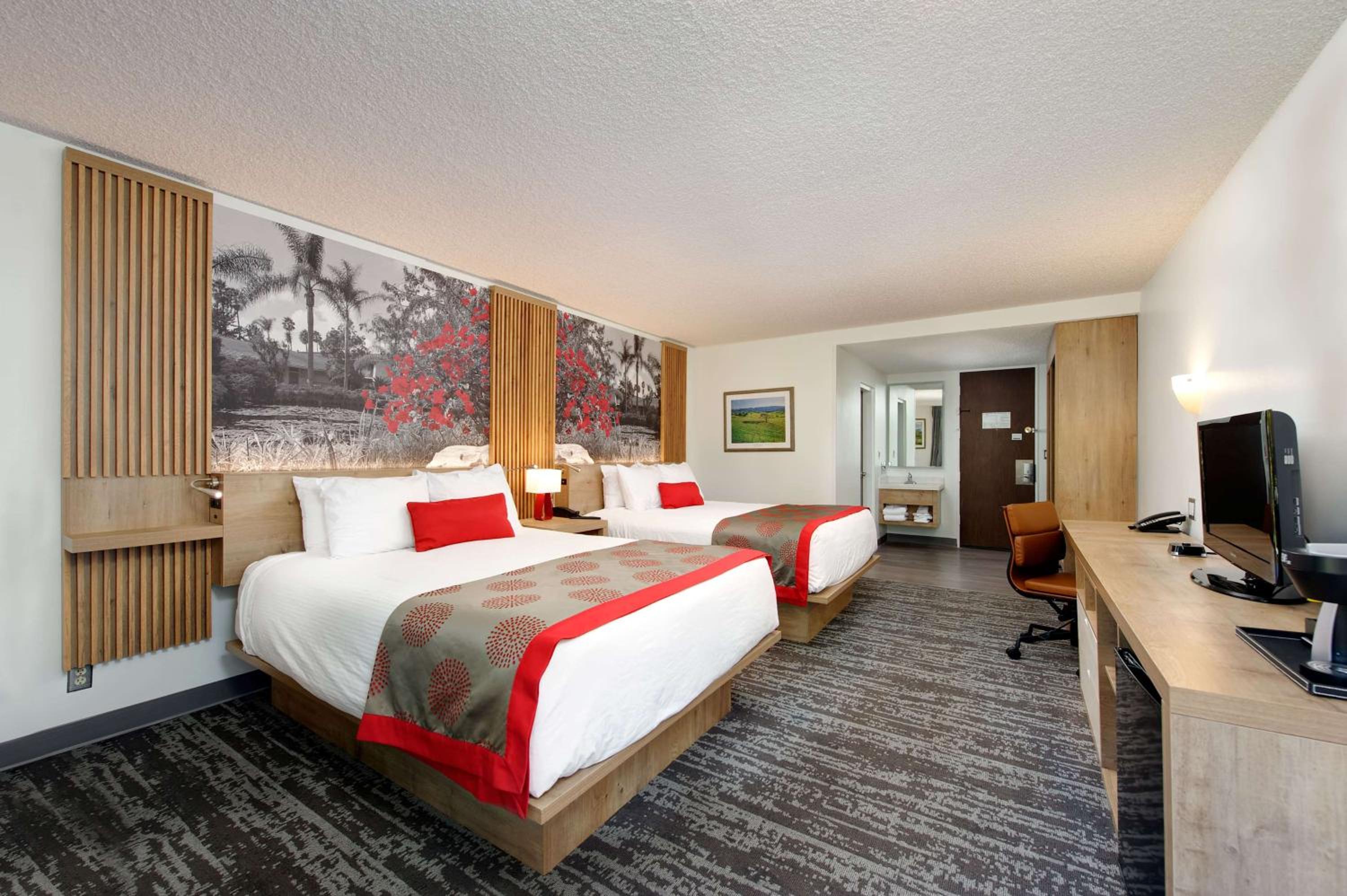 Superior Queen Room with Garden View - Non-Smoking
