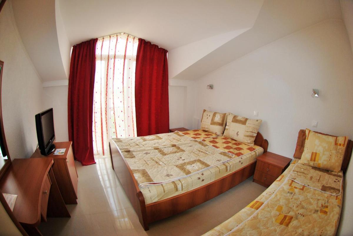Standard Triple Room - Photo 2