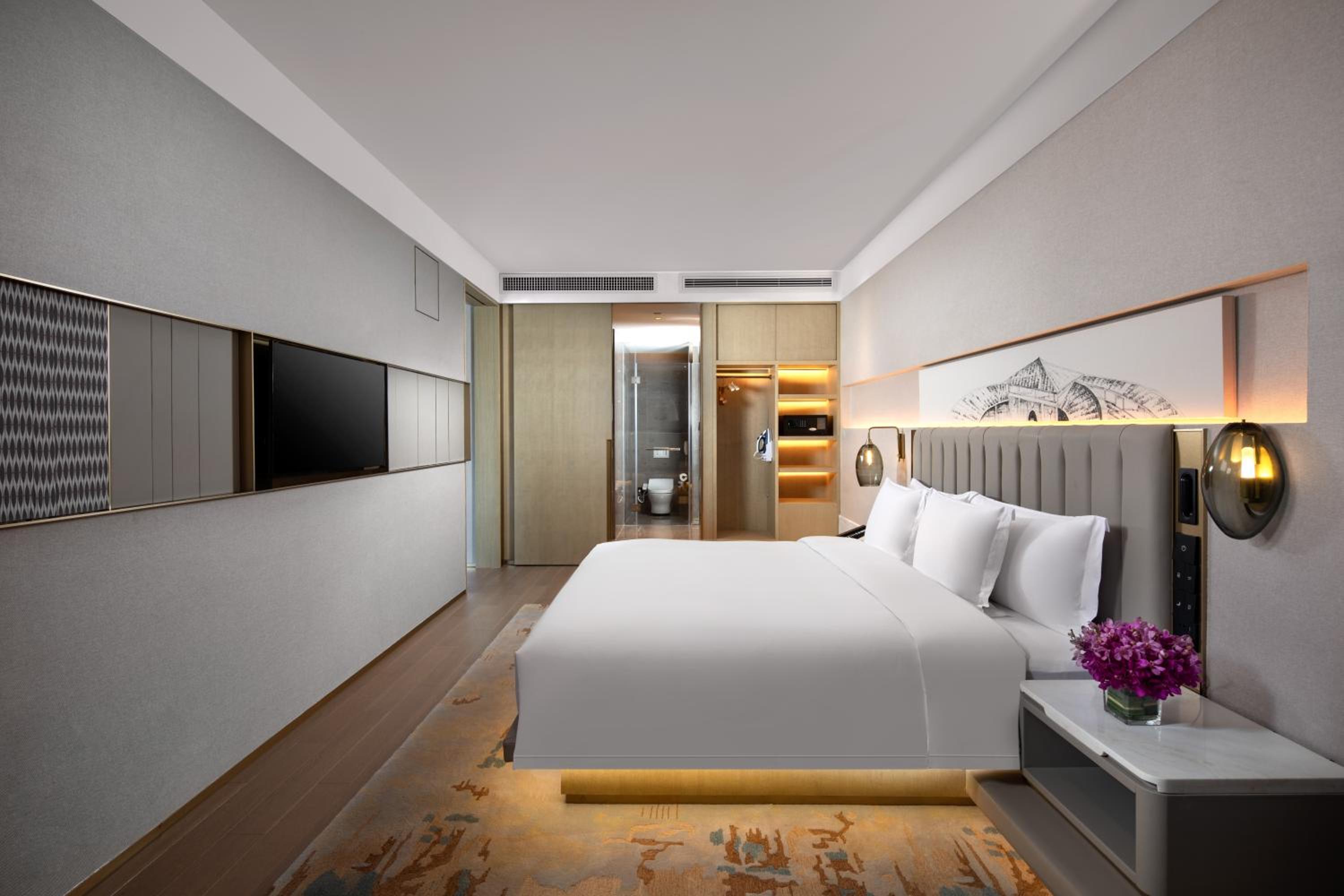 One-Bedroom Suite with River View - Photo 1