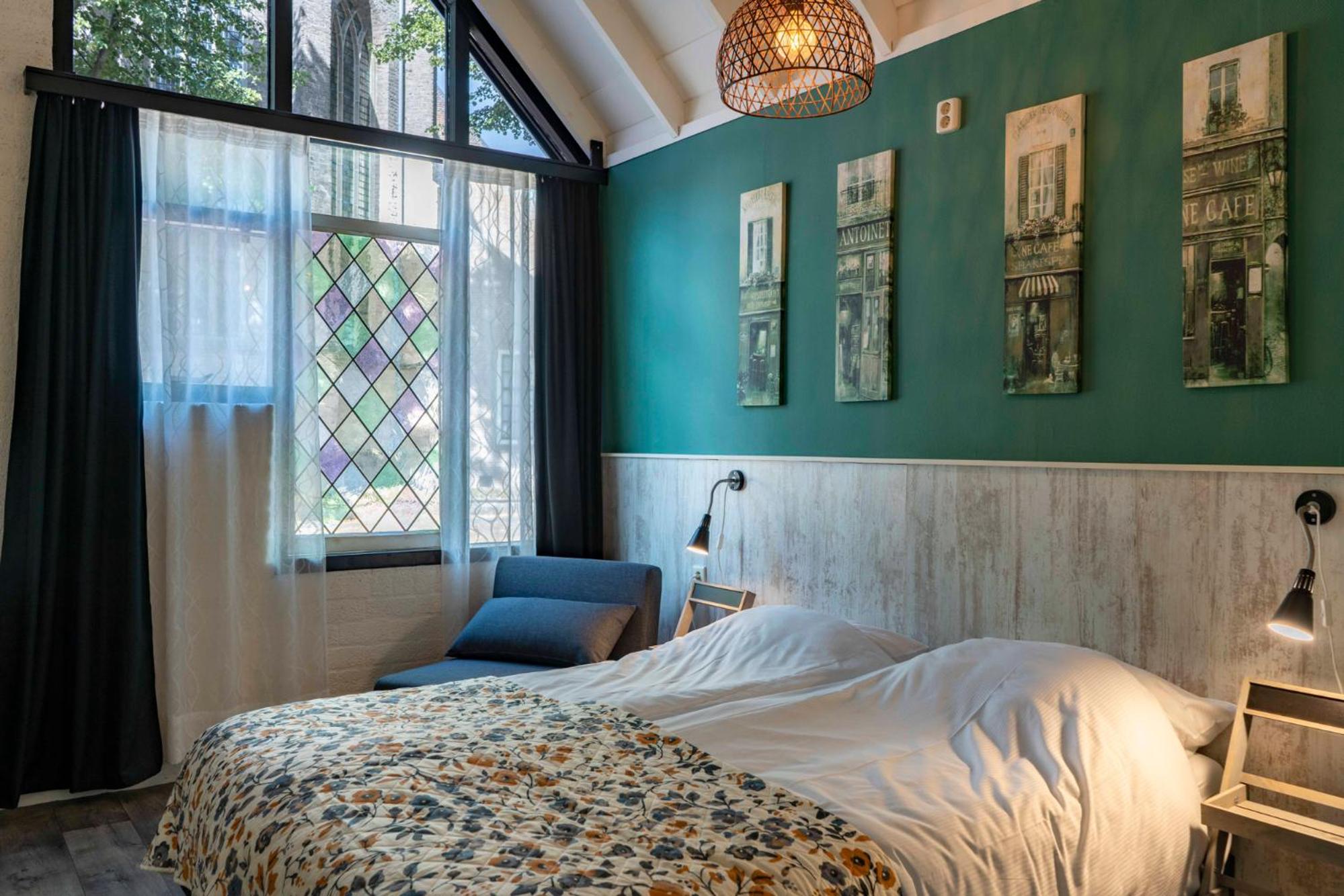 Deluxe Room (2 Adults + 1 Child) photo 1