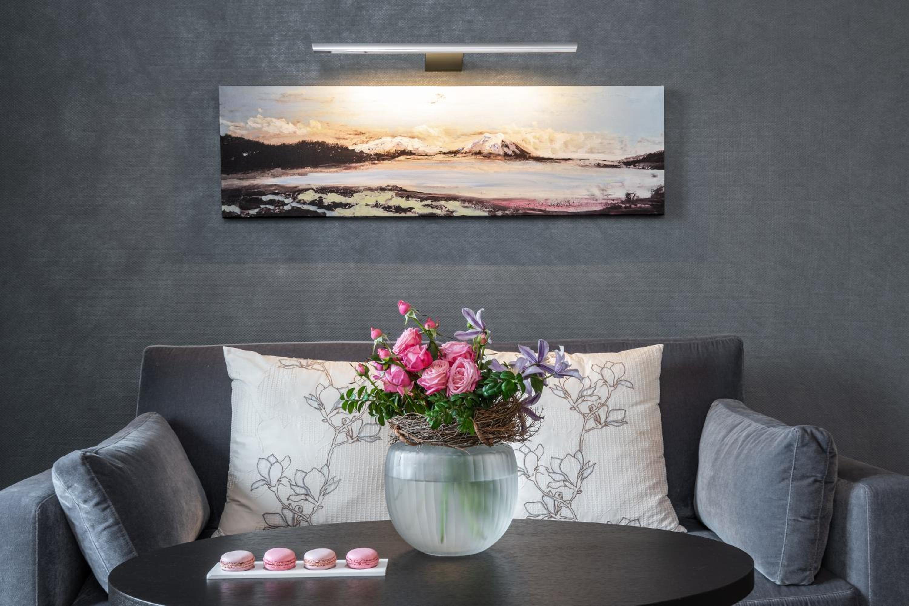 Executive Room, Terrace (Savoy) thumbnail 5