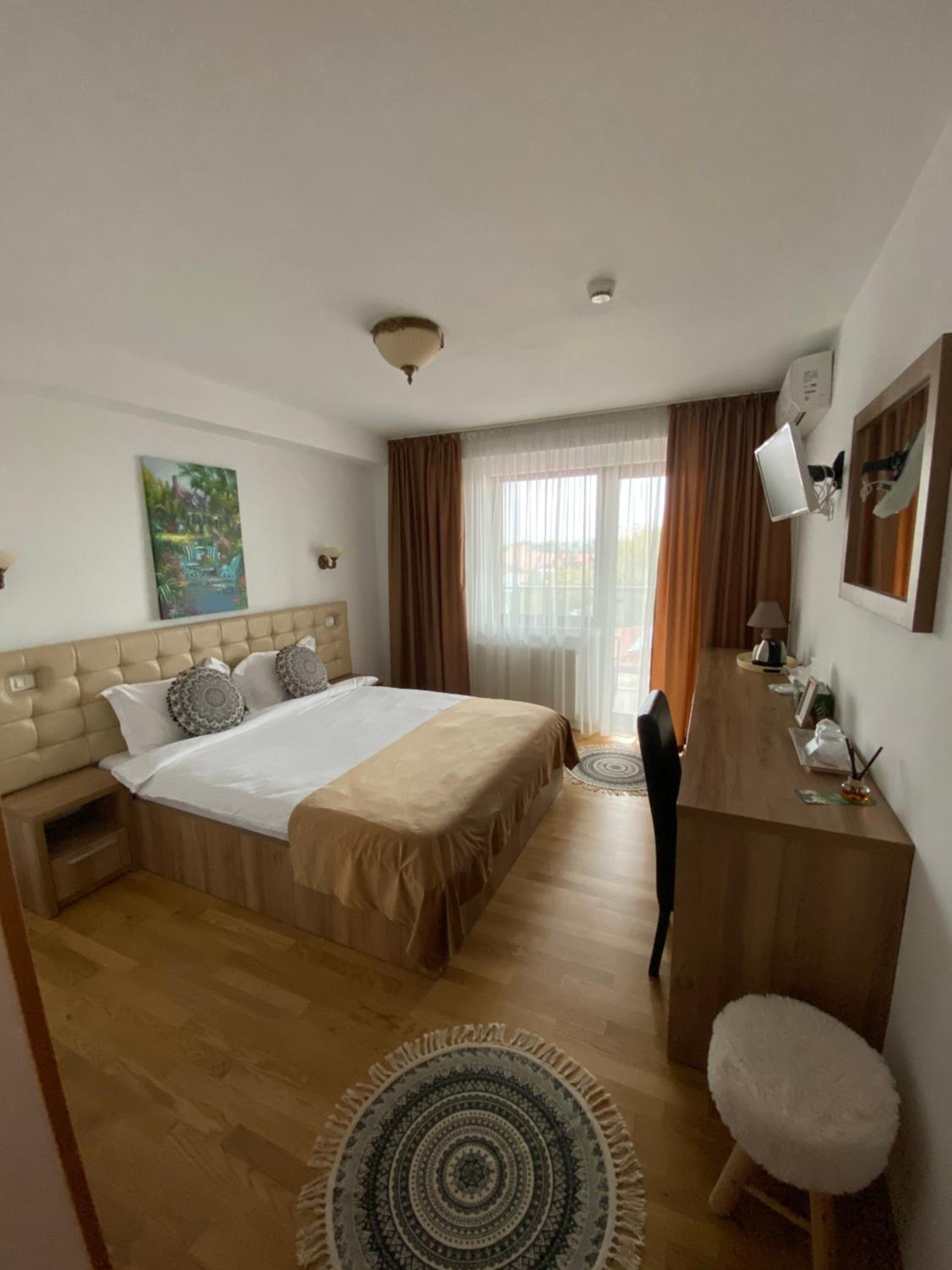 Superior King Room - Photo 11