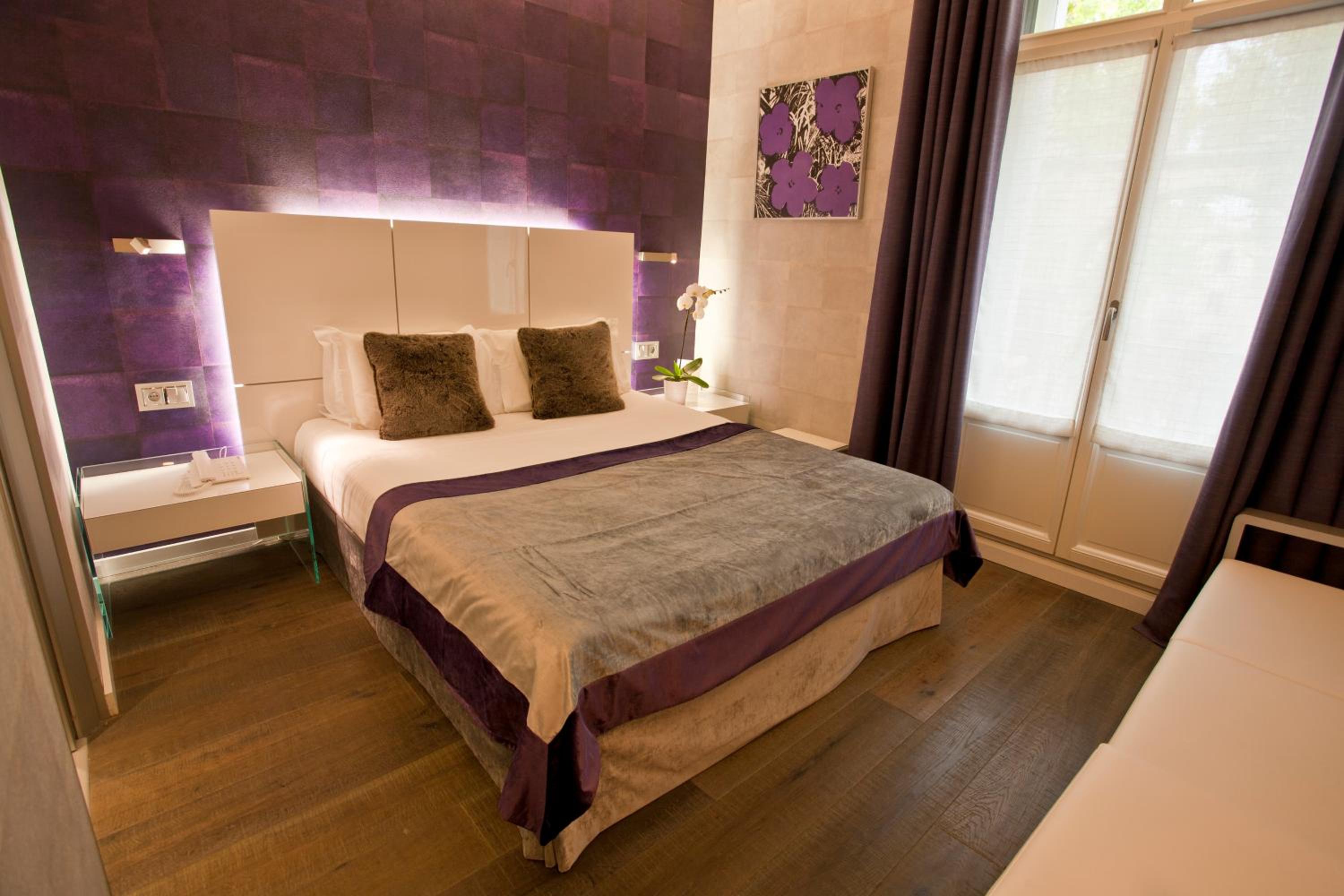 Superior Double Queen Room - Photo 5
