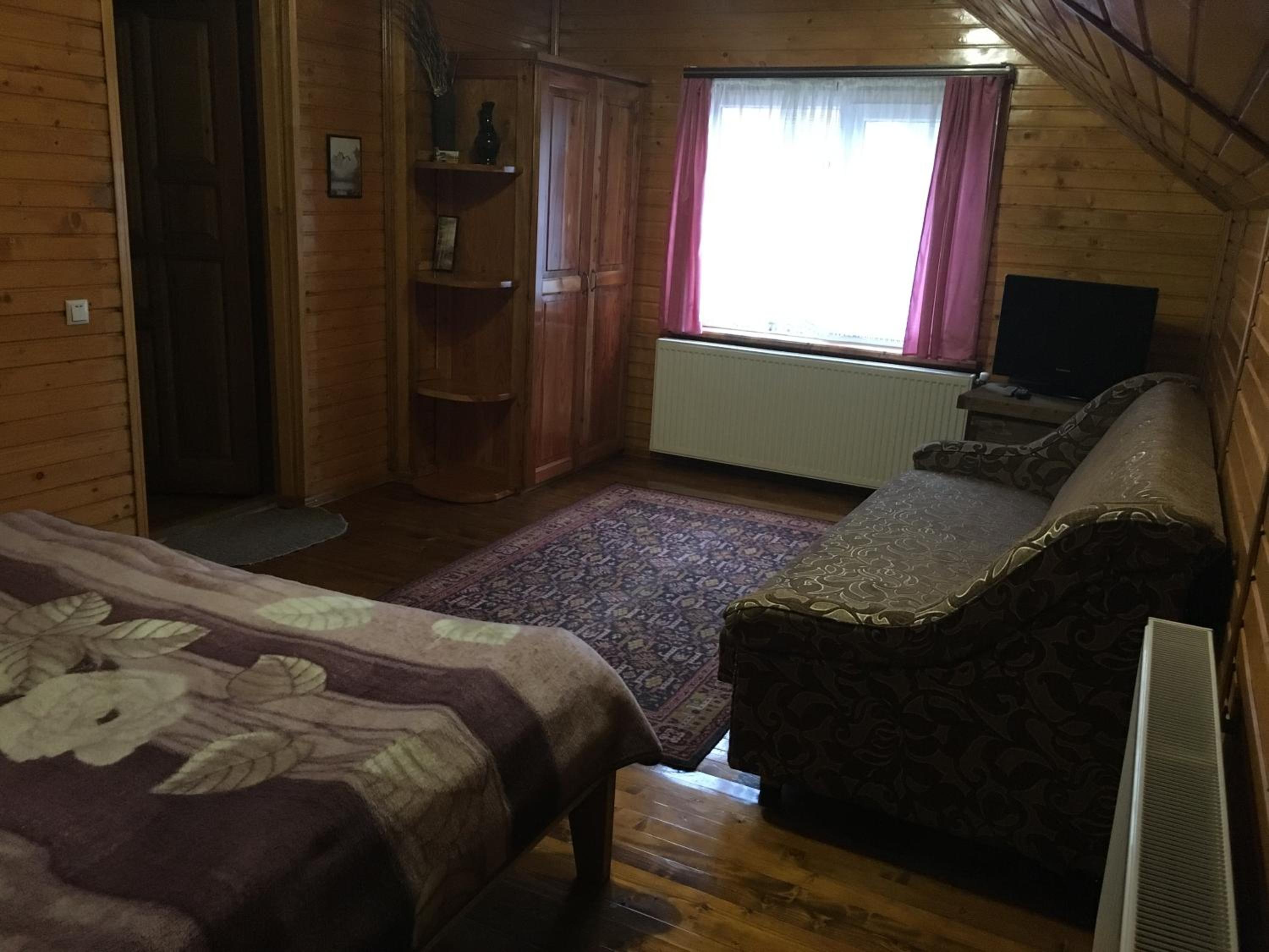 Standard Twin Room with Shared Bathroom photo 1