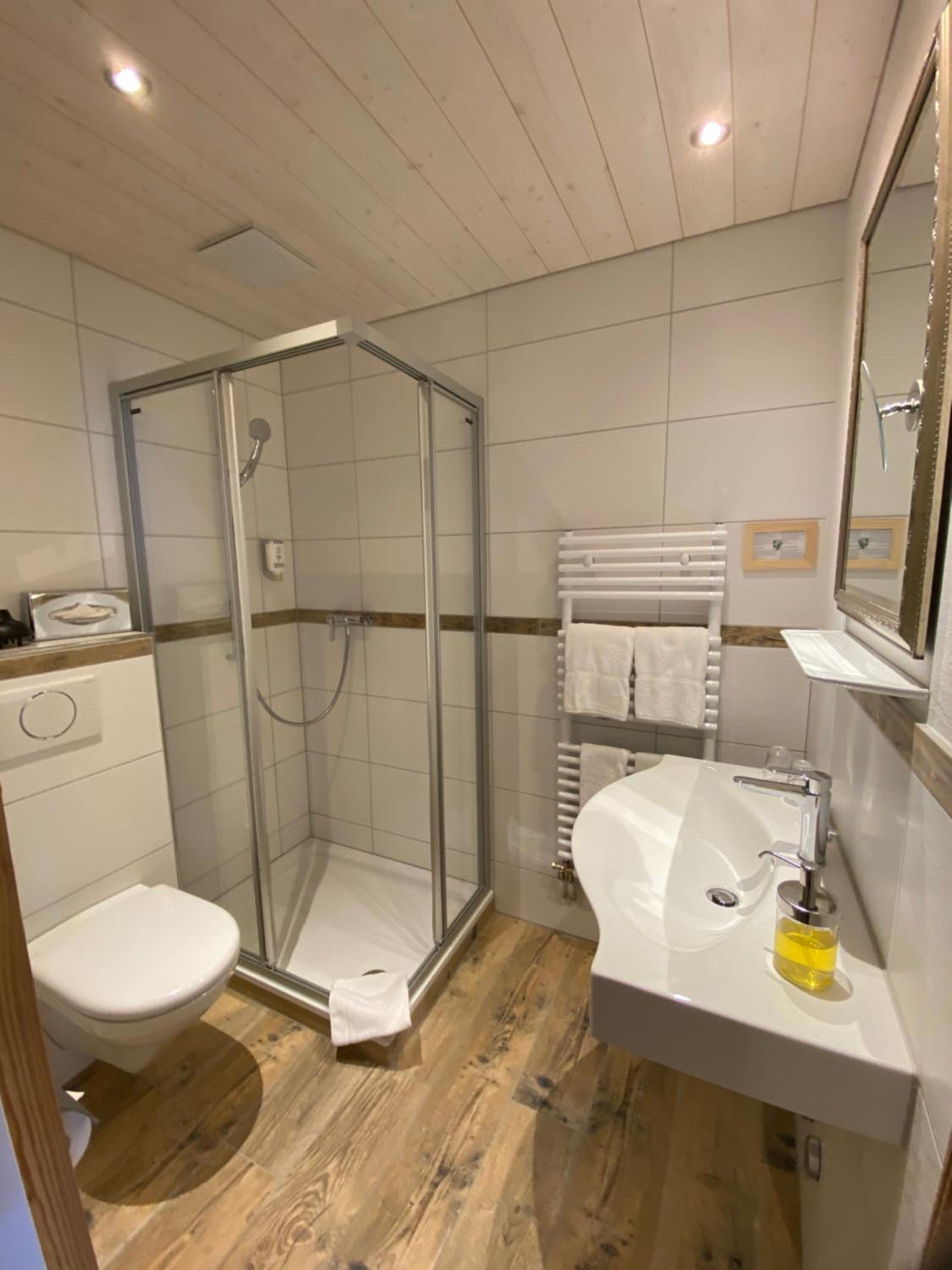 Classic Double Room - Photo 9