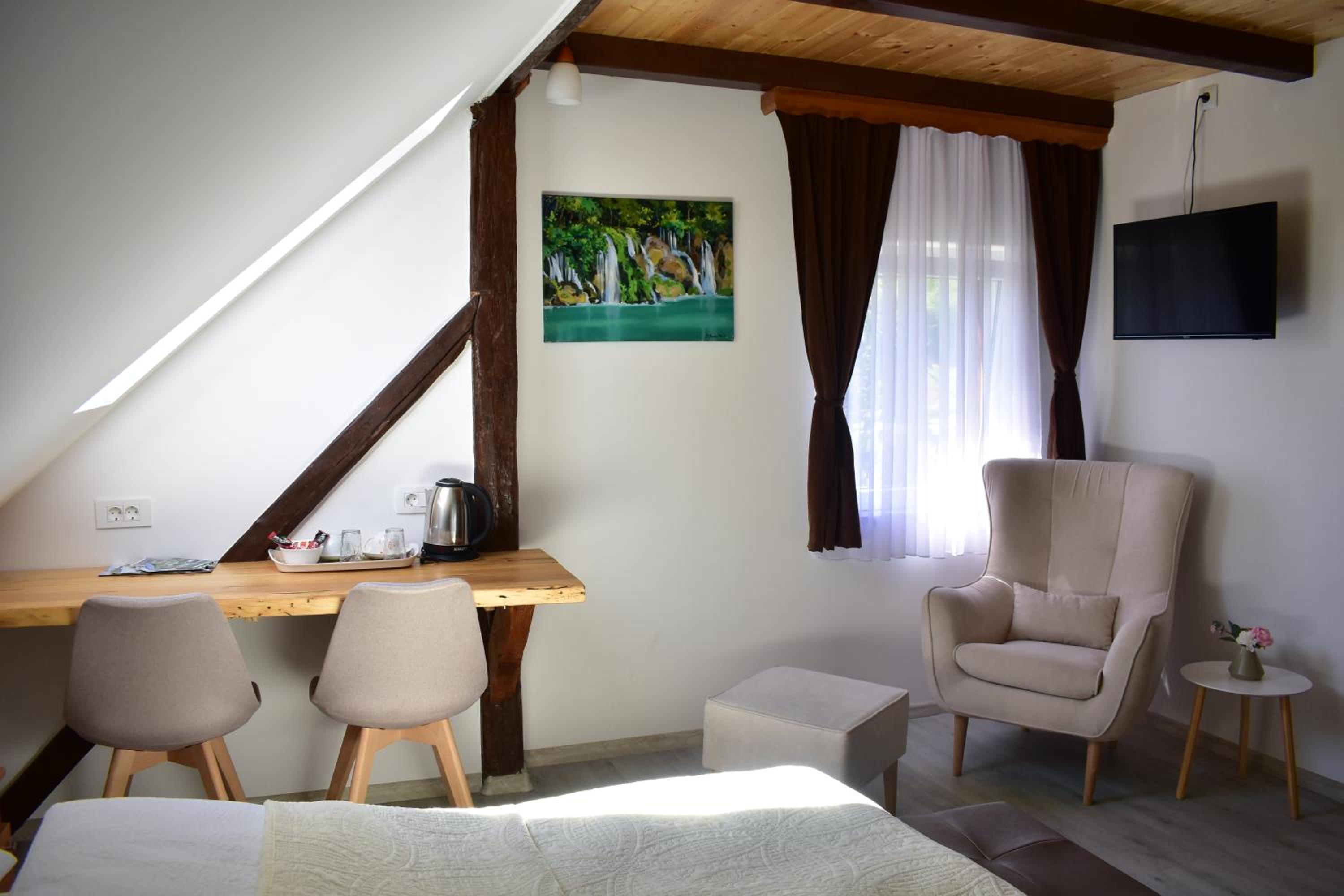 Double Room - Photo 2