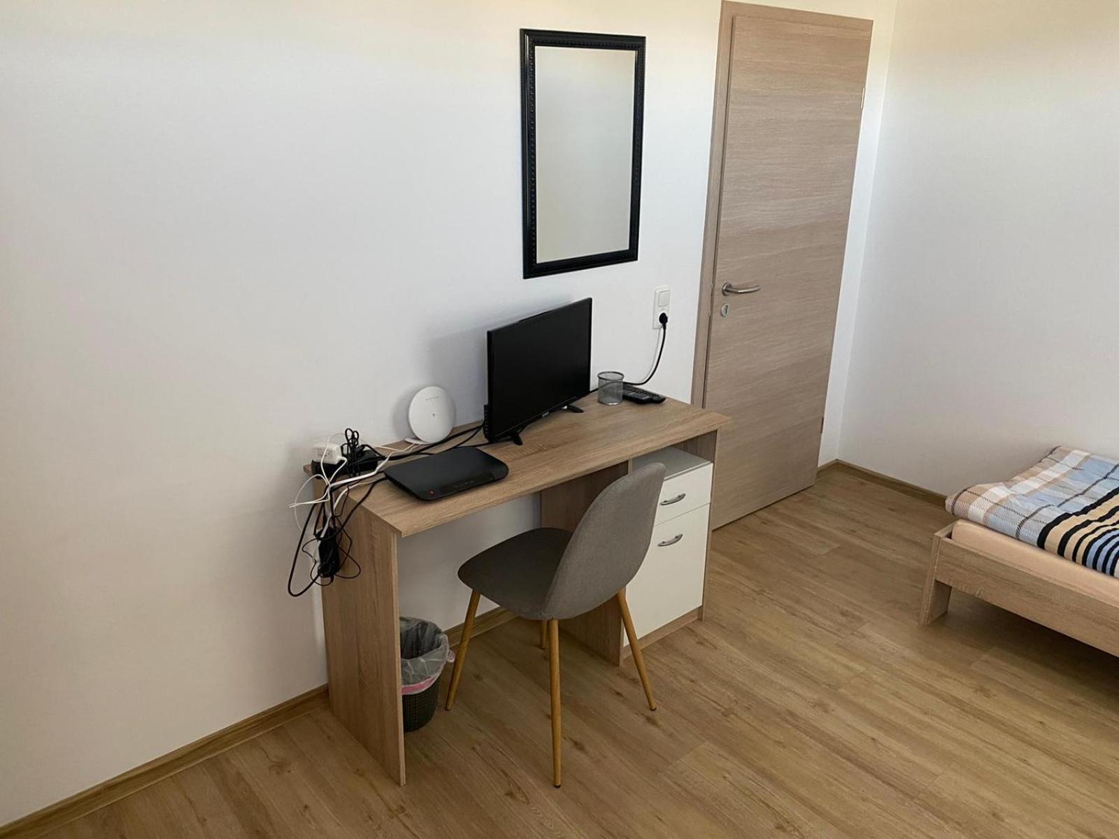 Standard Single Room with Shared Bathroom photo 3