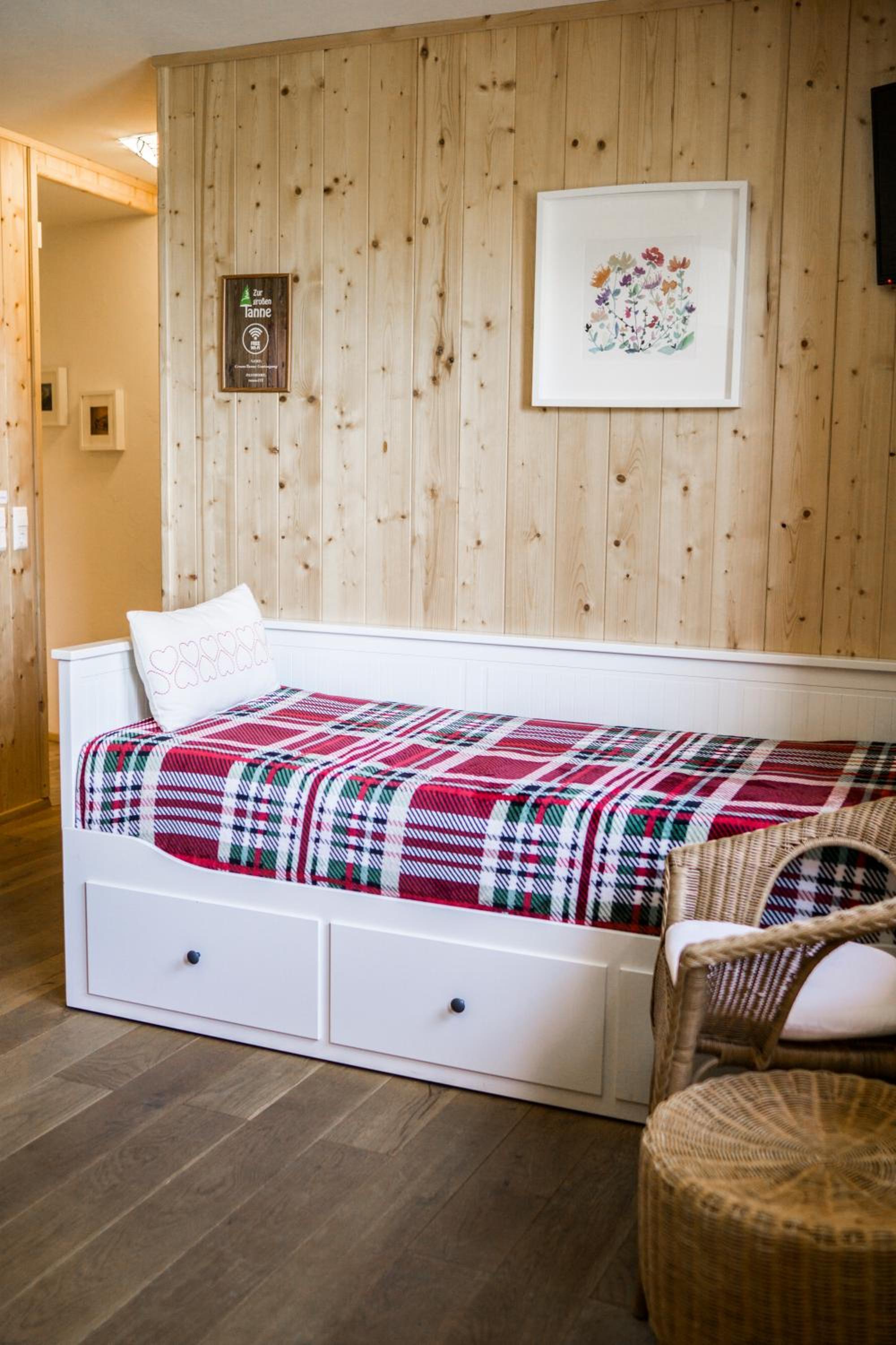 Quadruple Room - Photo 8