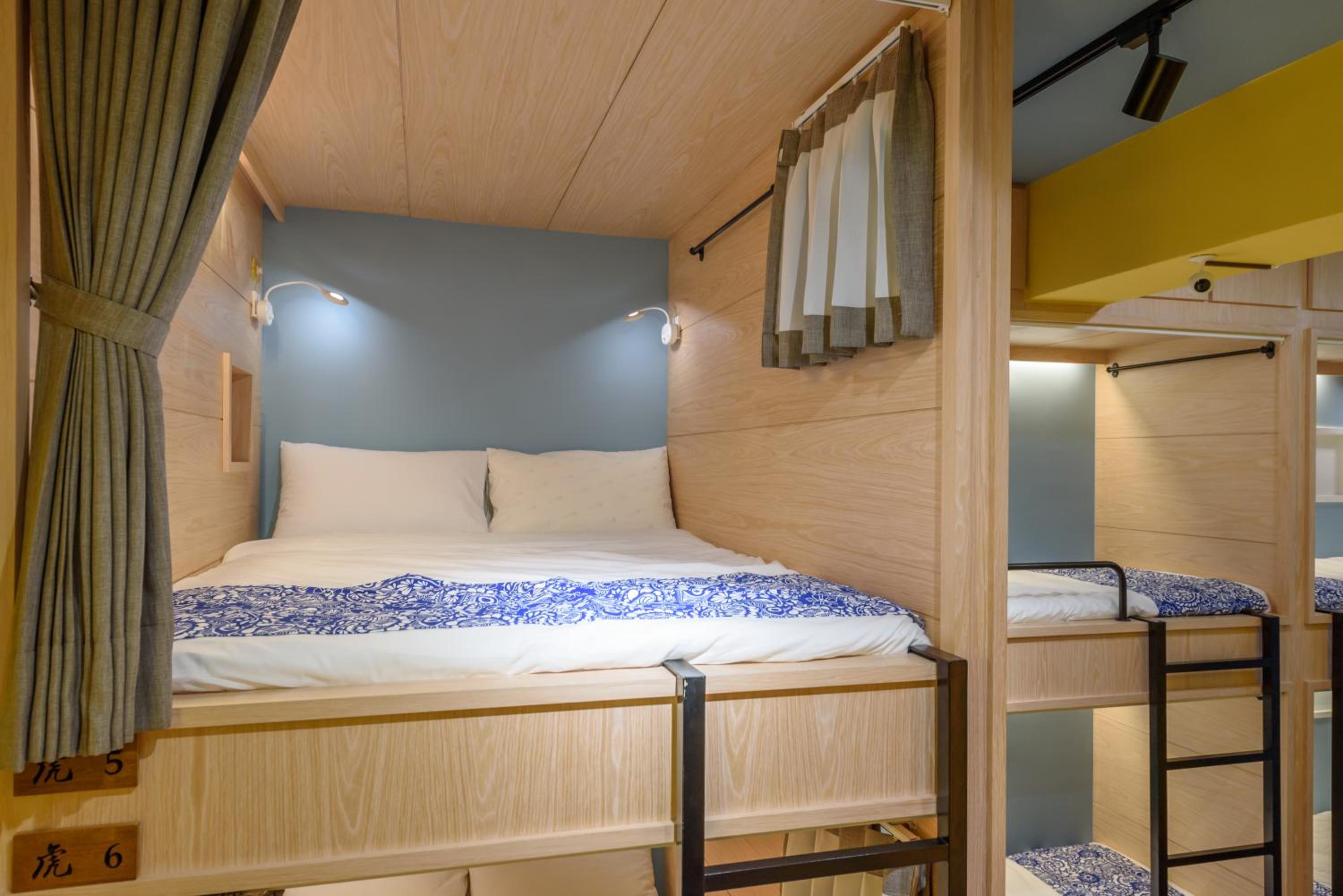 Bed in 6-Bed Dormitory Room photo 1