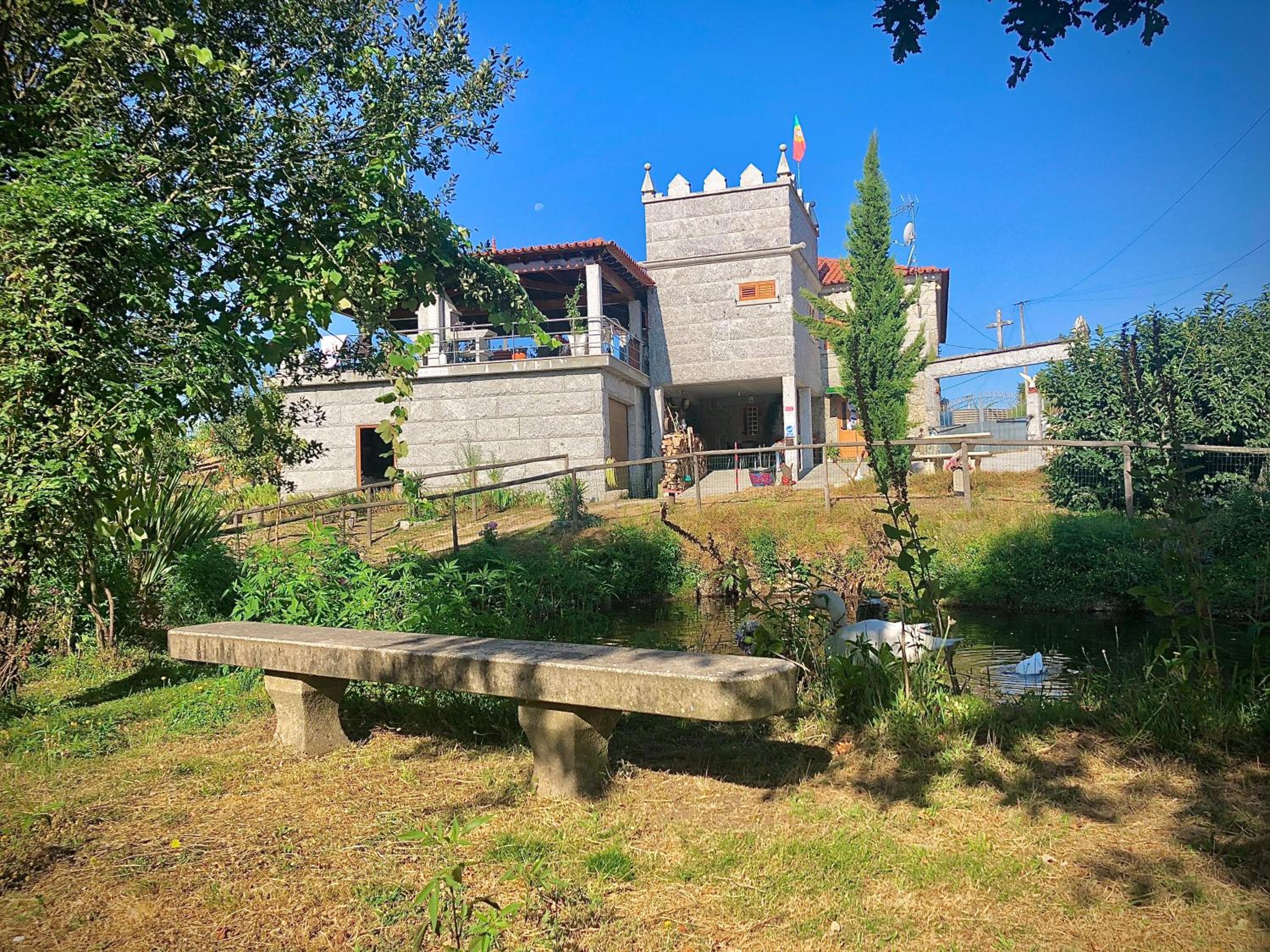 Apartment with Terrace - Photo 15