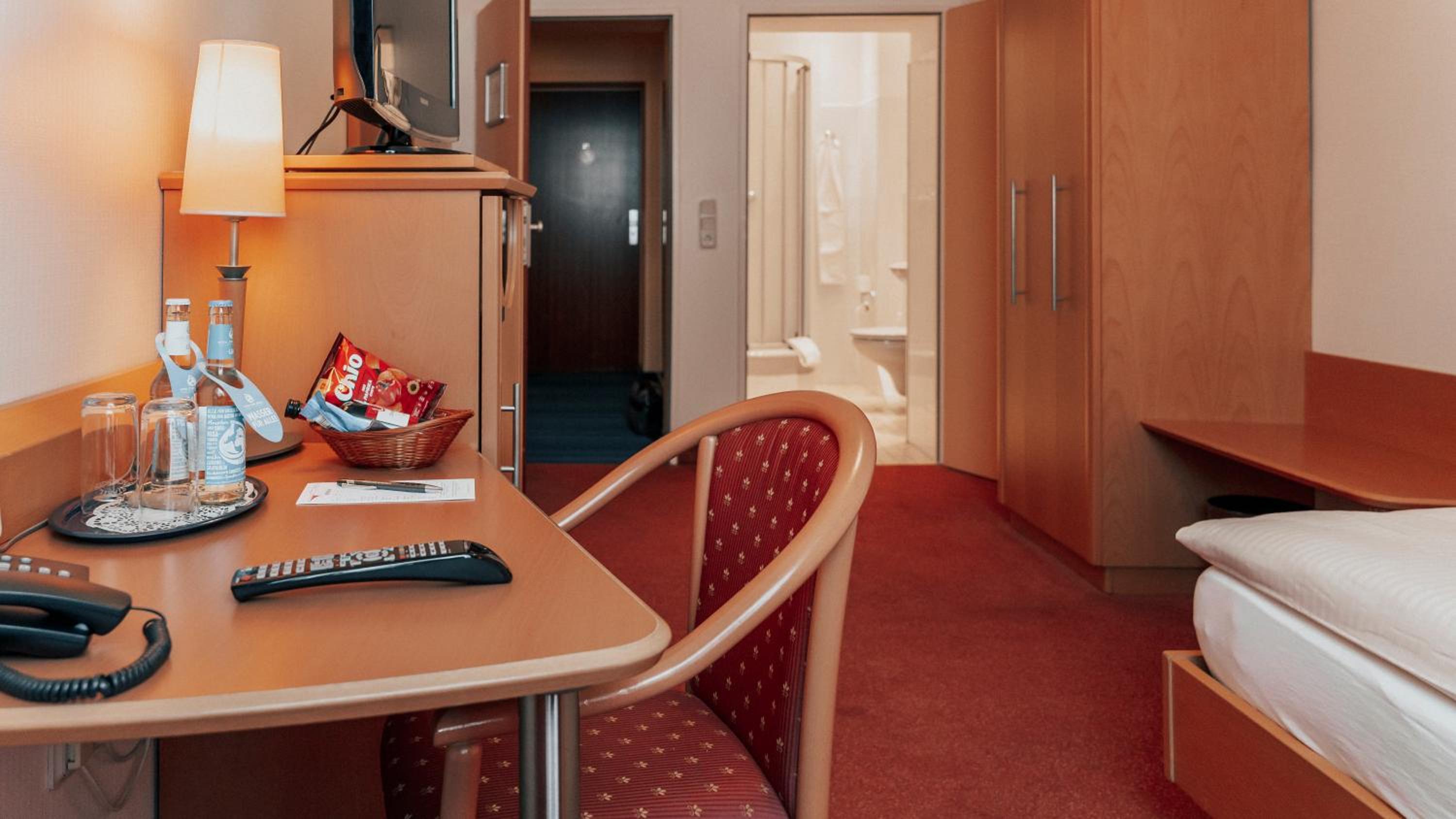 Single Room photo 2