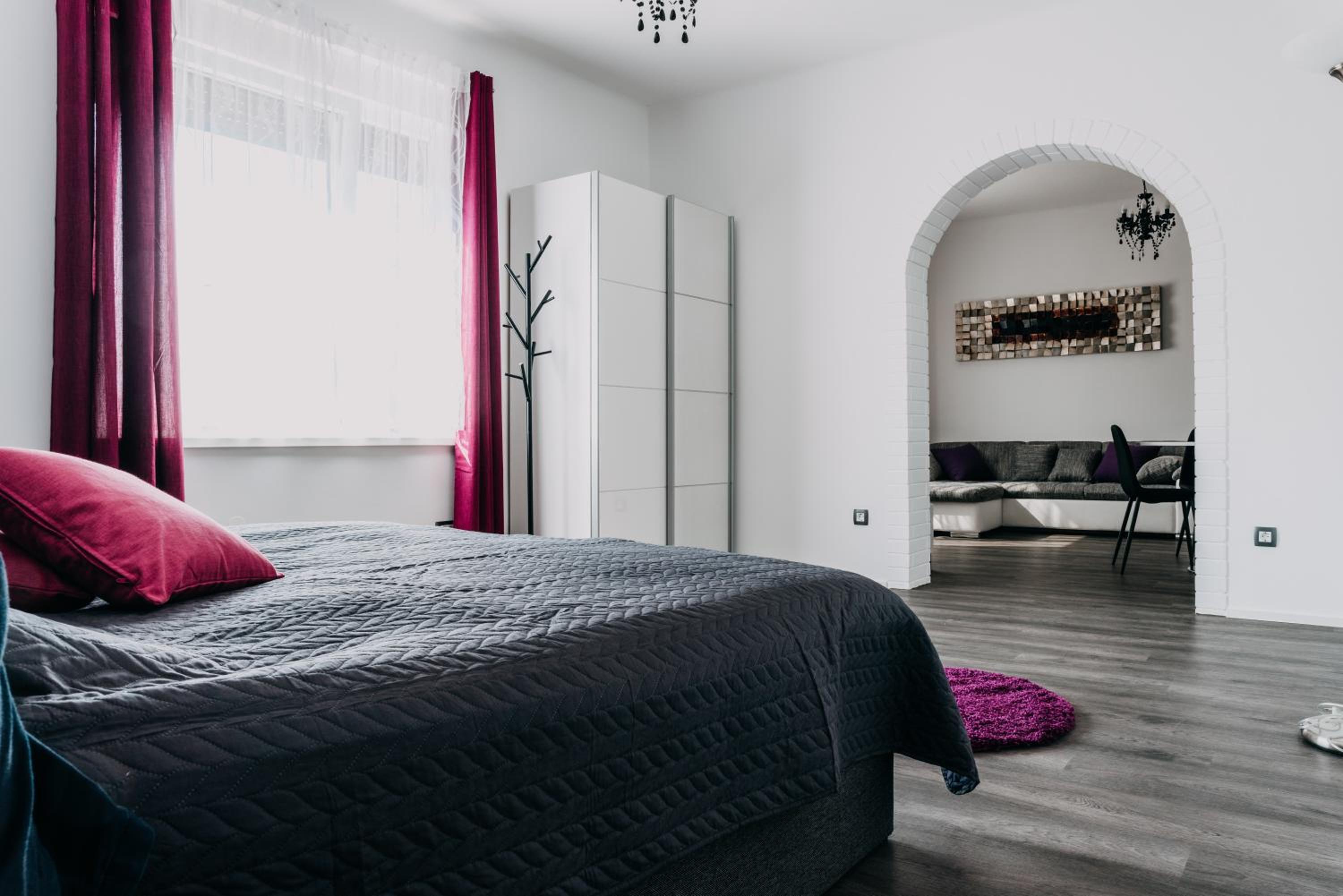 Purple Queen Luxury Apartment photo 2