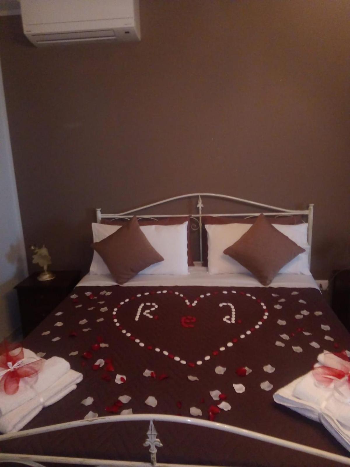 Double Room with Private Bathroom photo 2