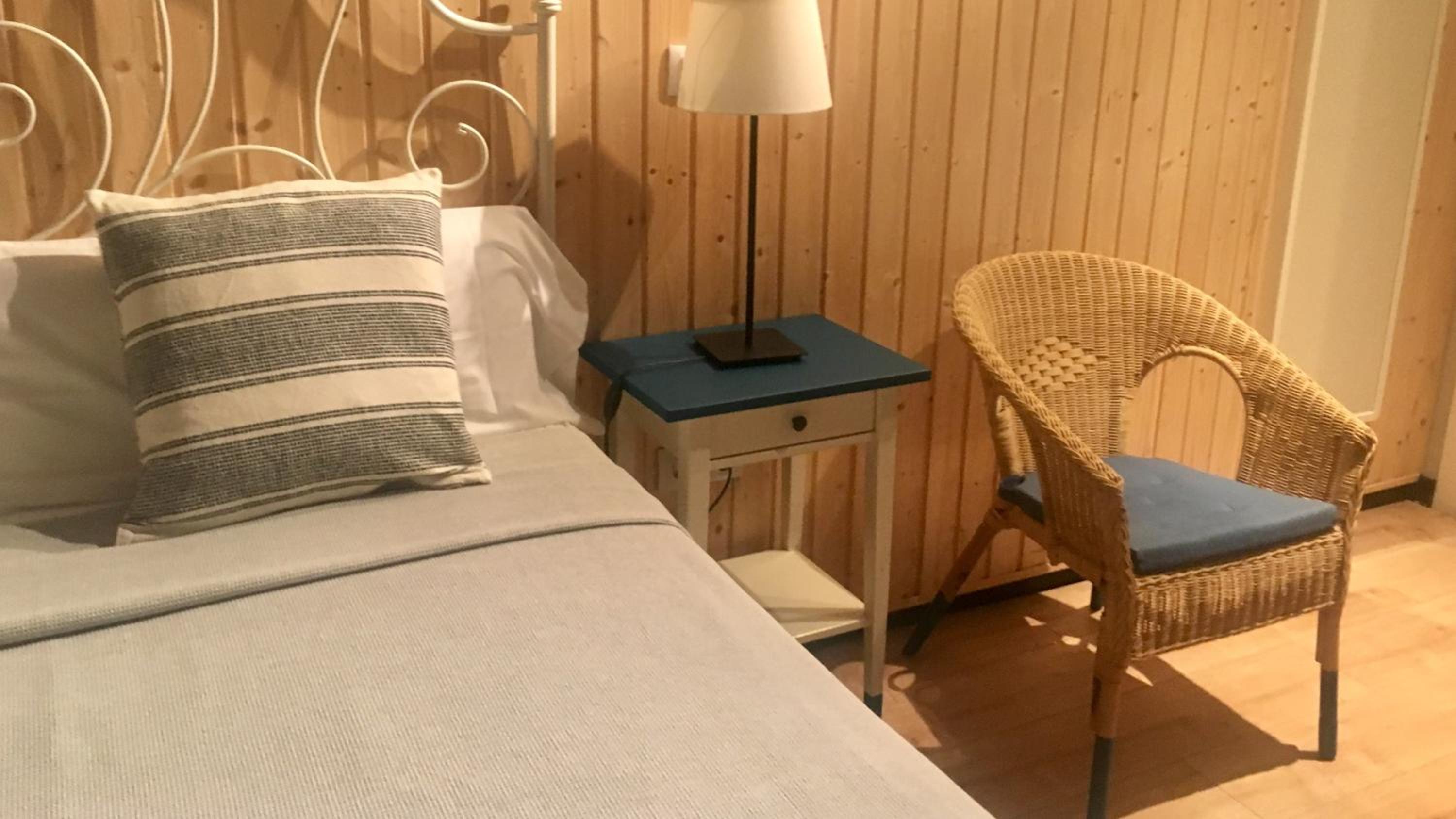 Double Room - Photo 7
