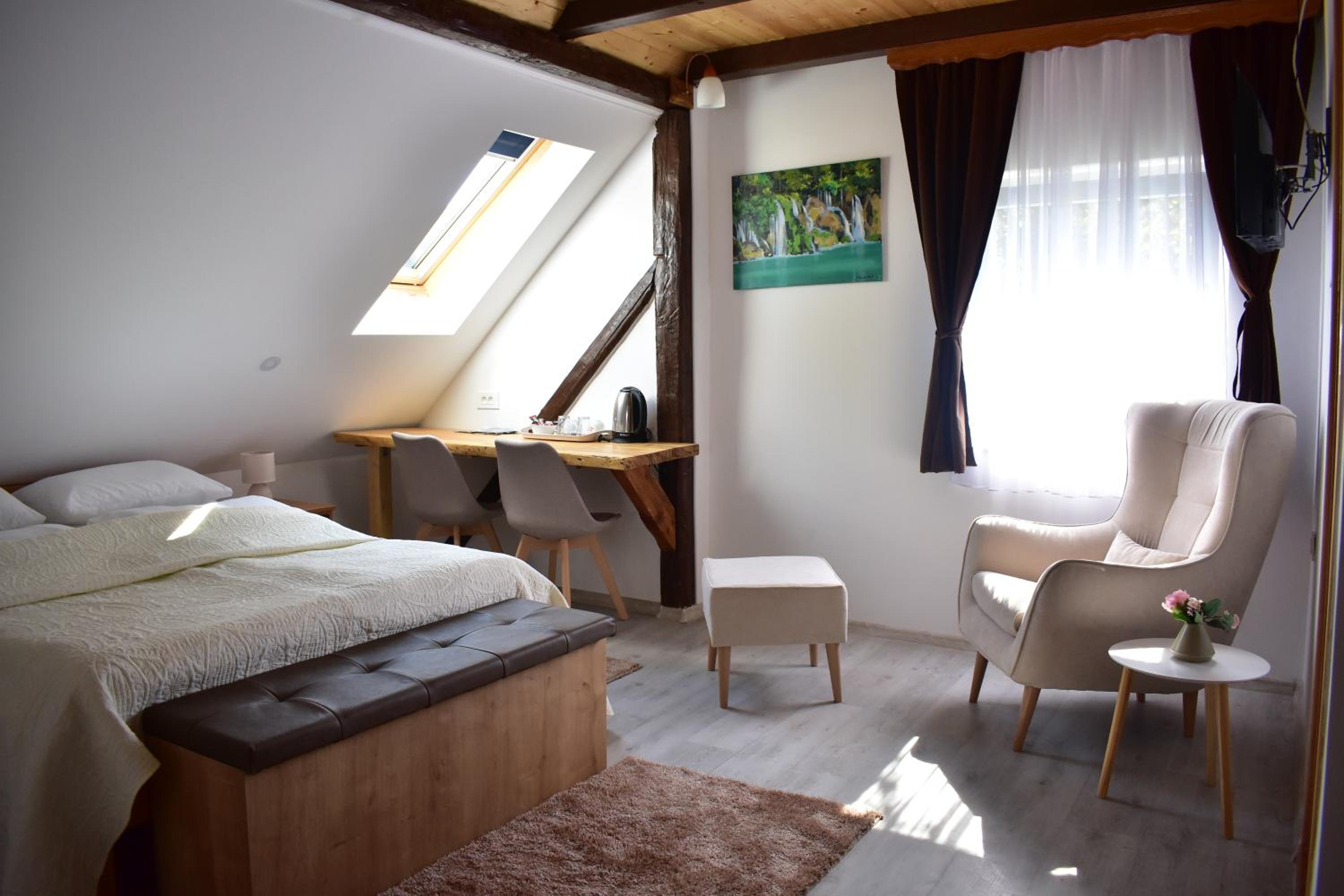 Double Room - Photo 3