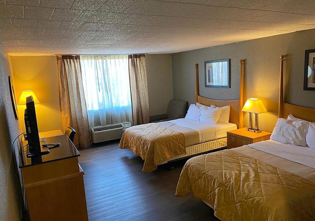 Double Room with Two Double Beds - Smoking photo 2