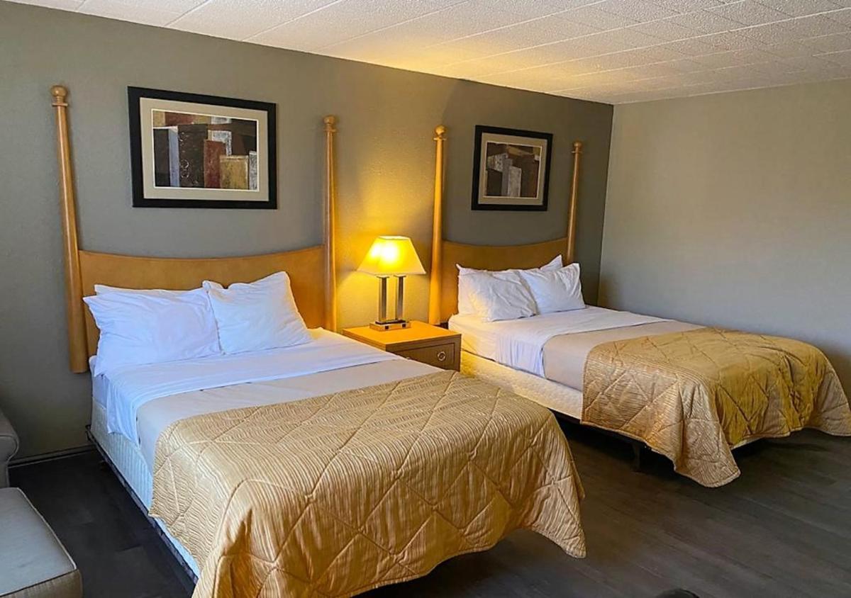 Double Room with Two Double Beds - Non-Smoking photo 2