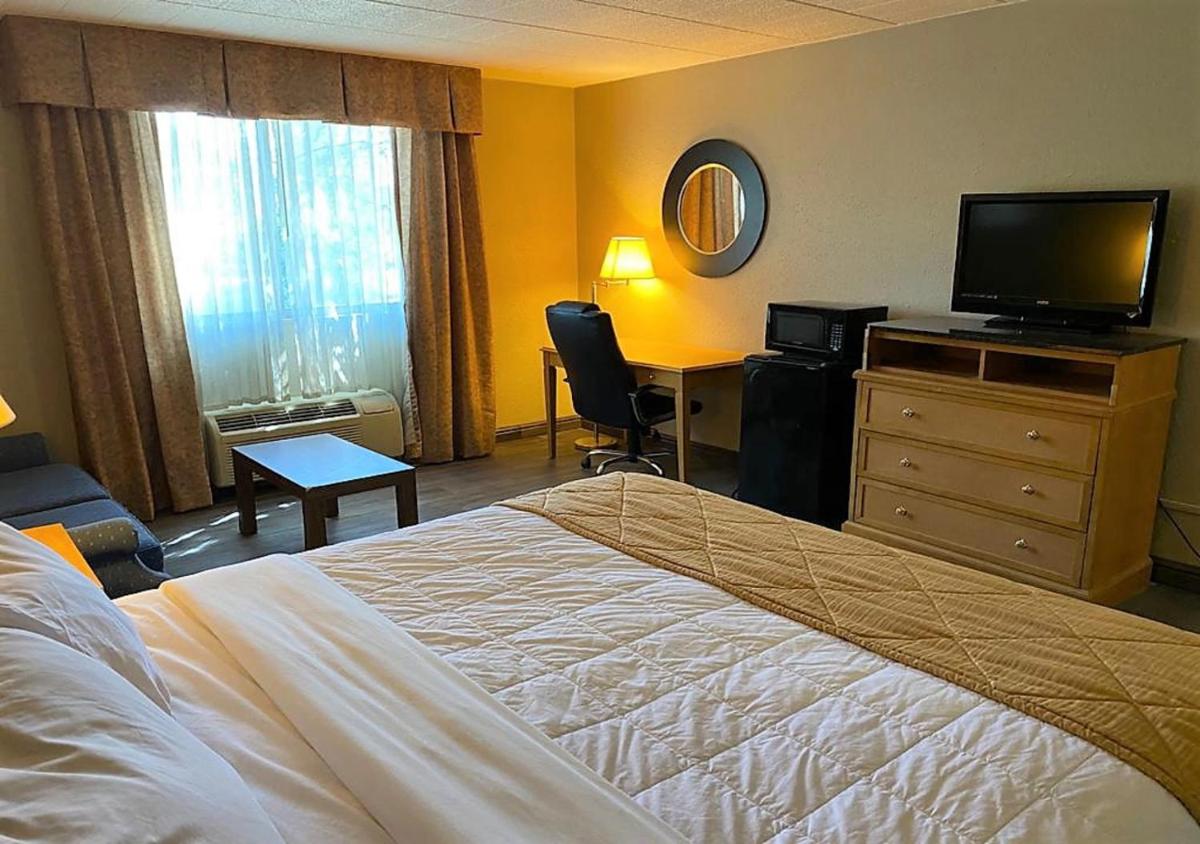King Room - Non-Smoking photo 1