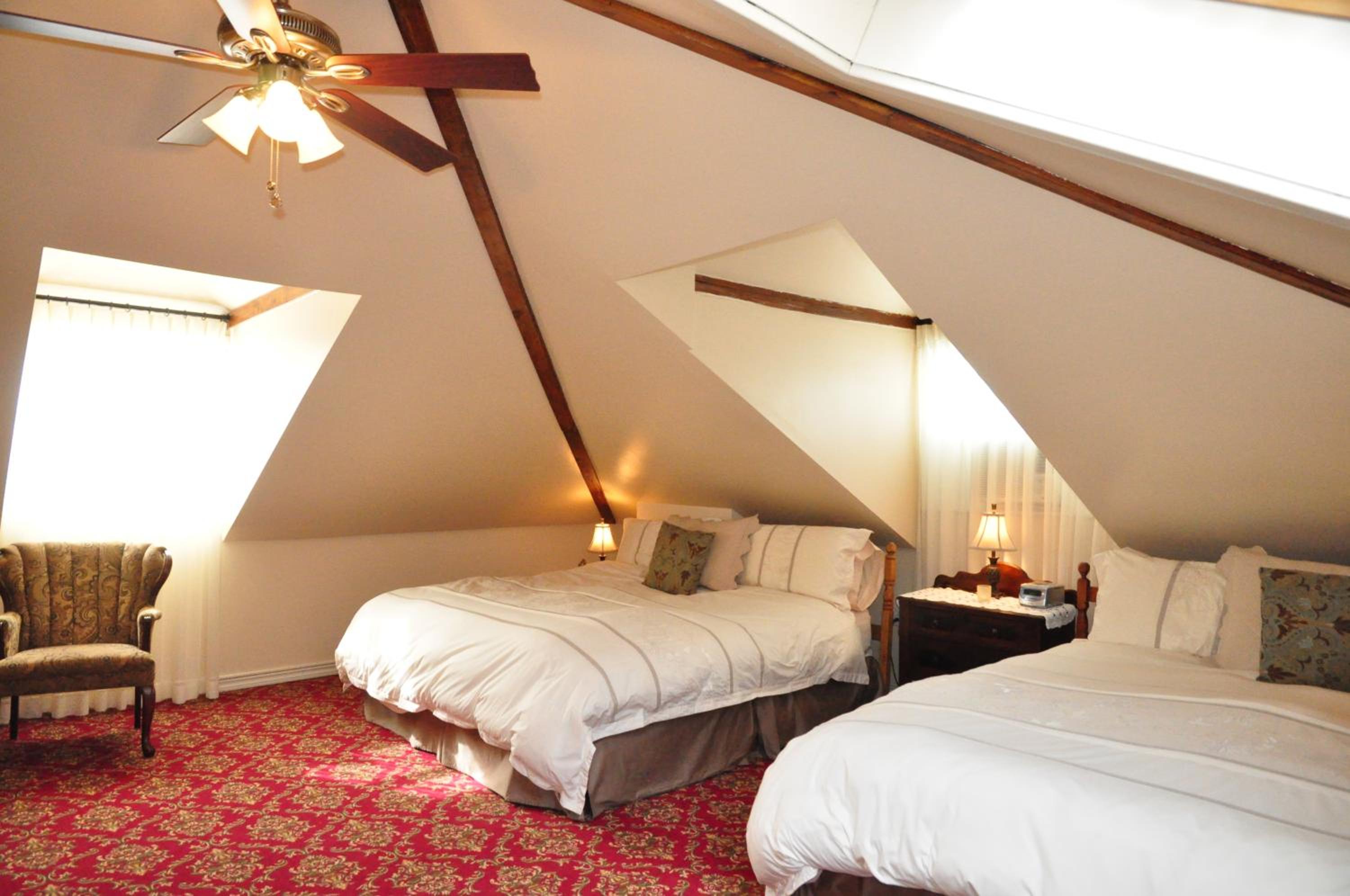 Deluxe King Room photo 2