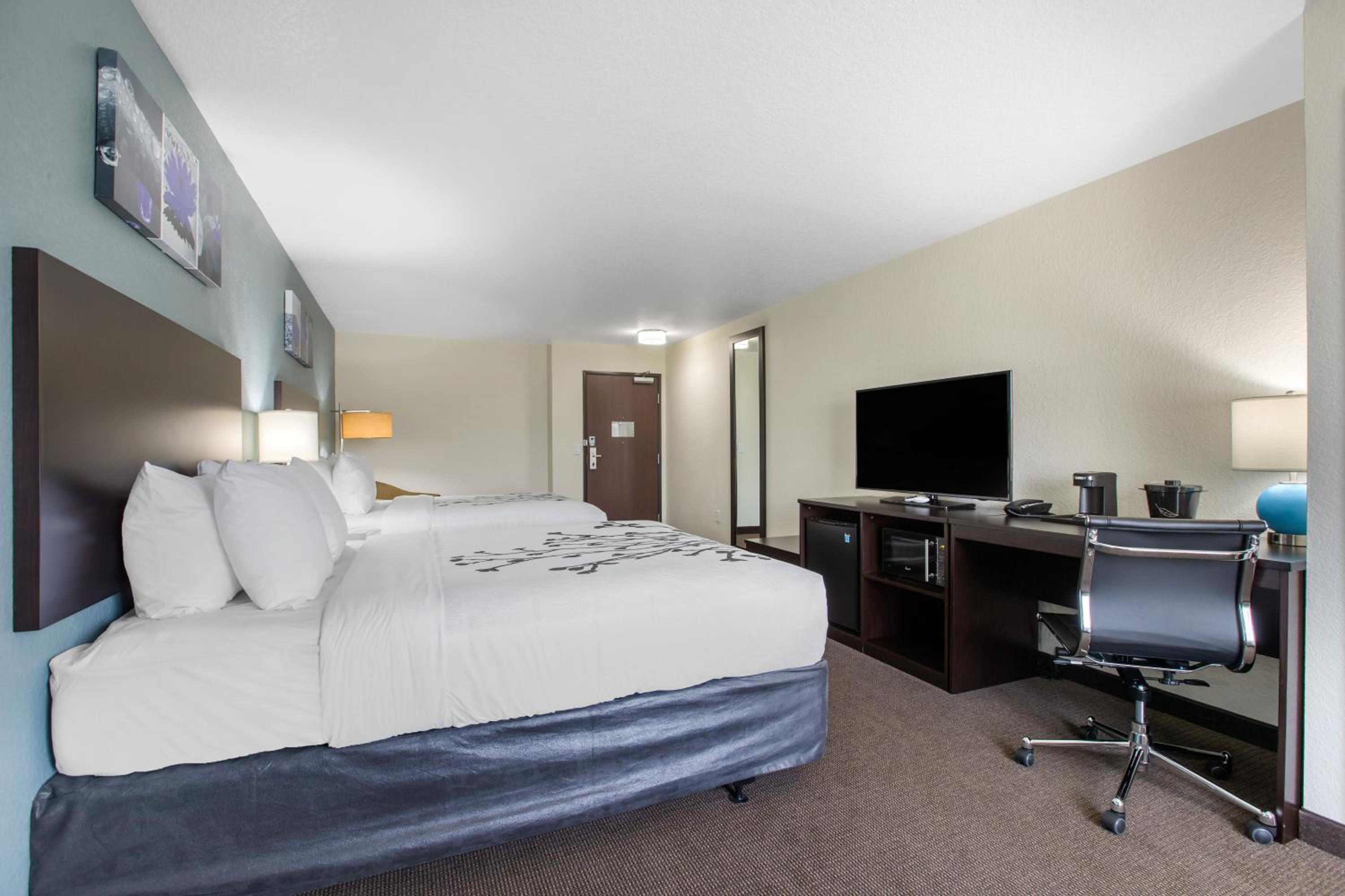Queen Room with Two Queen Beds - Accessible/Non-Smoking  photo 1