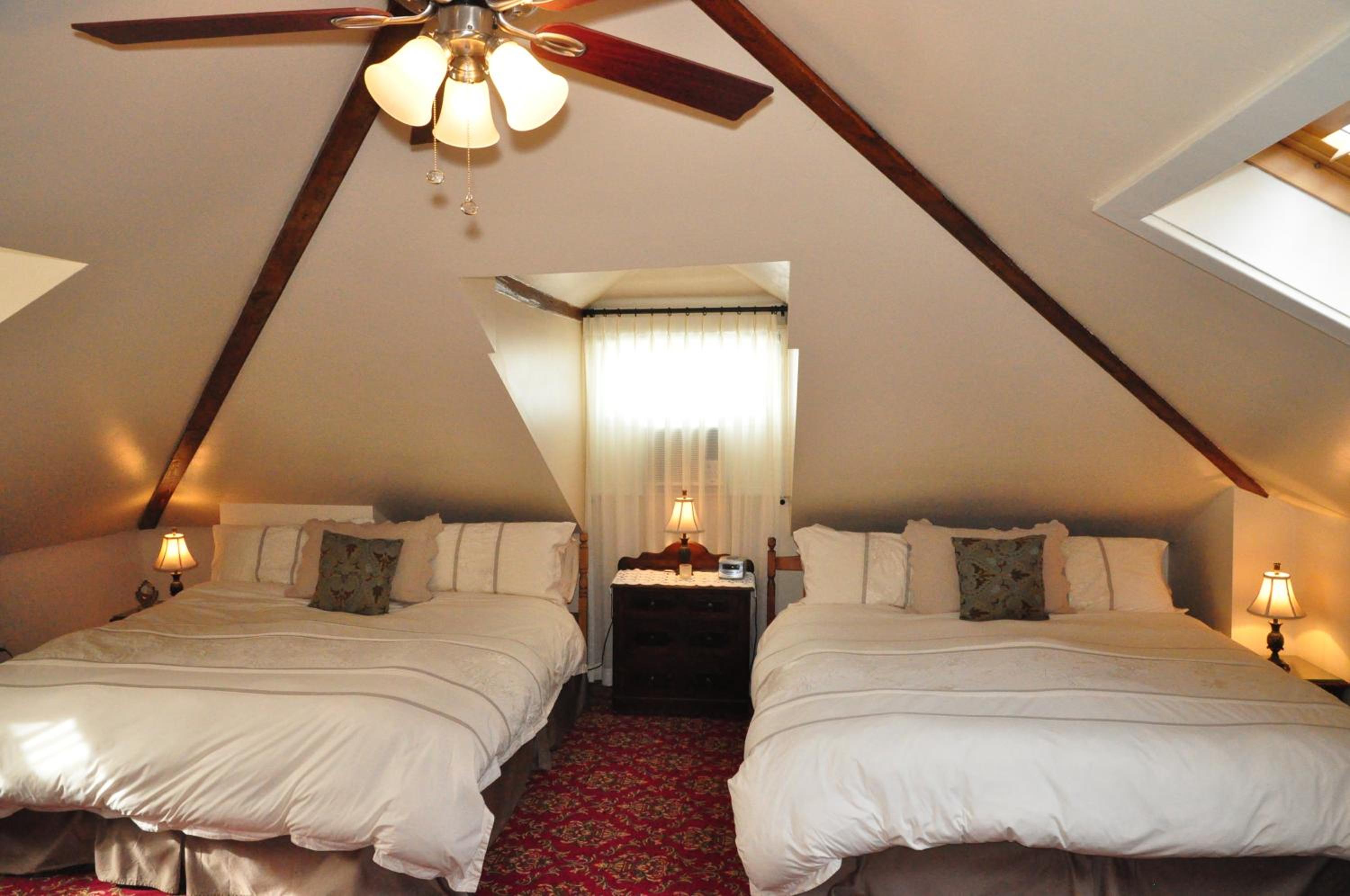 Deluxe King Room photo 3