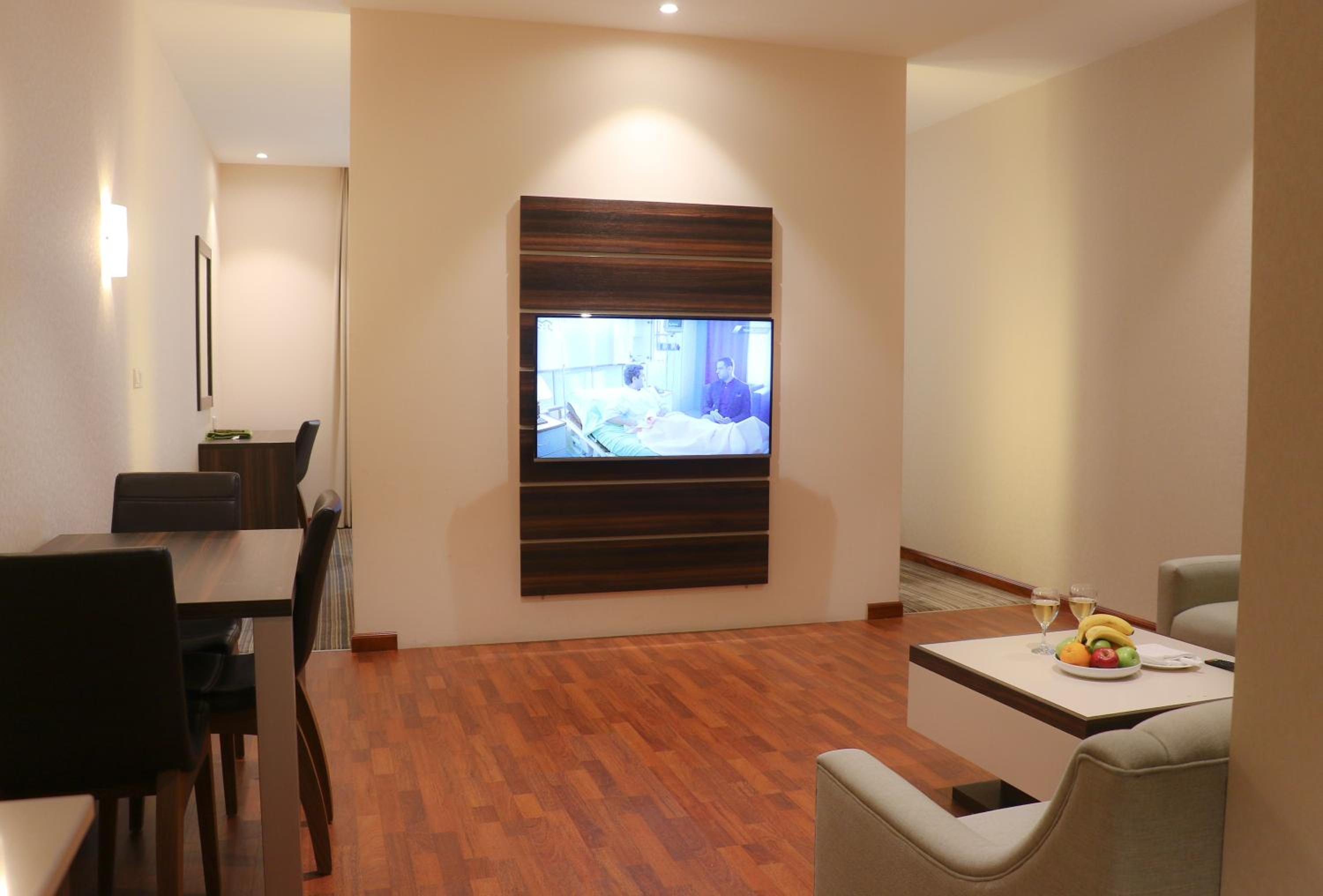 Deluxe King Room photo 1