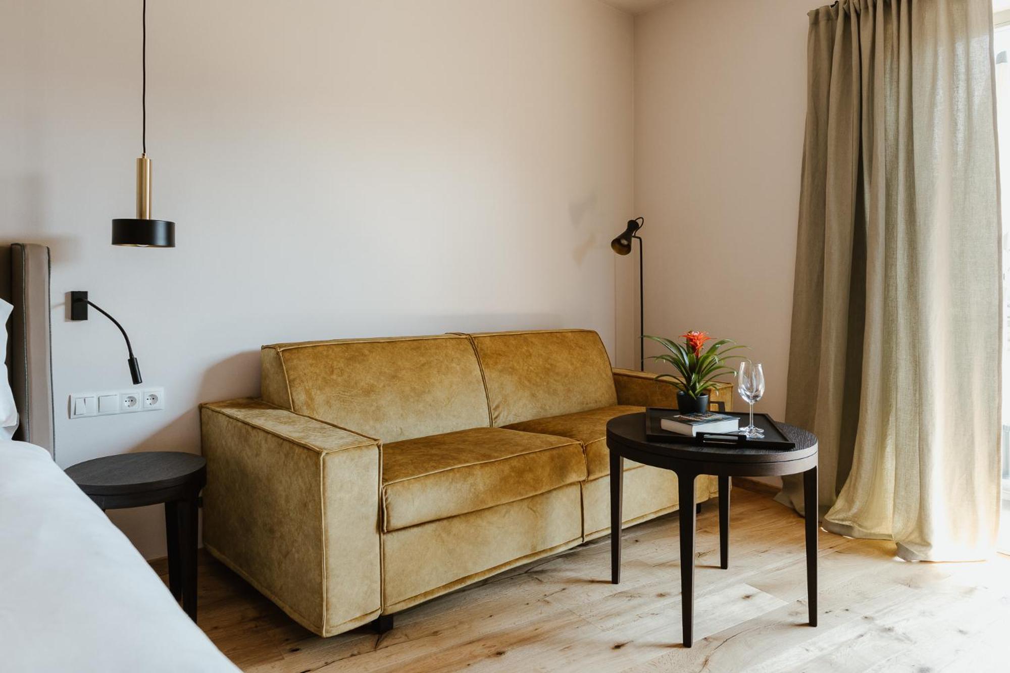 Deluxe Double Room with Balcony photo 3