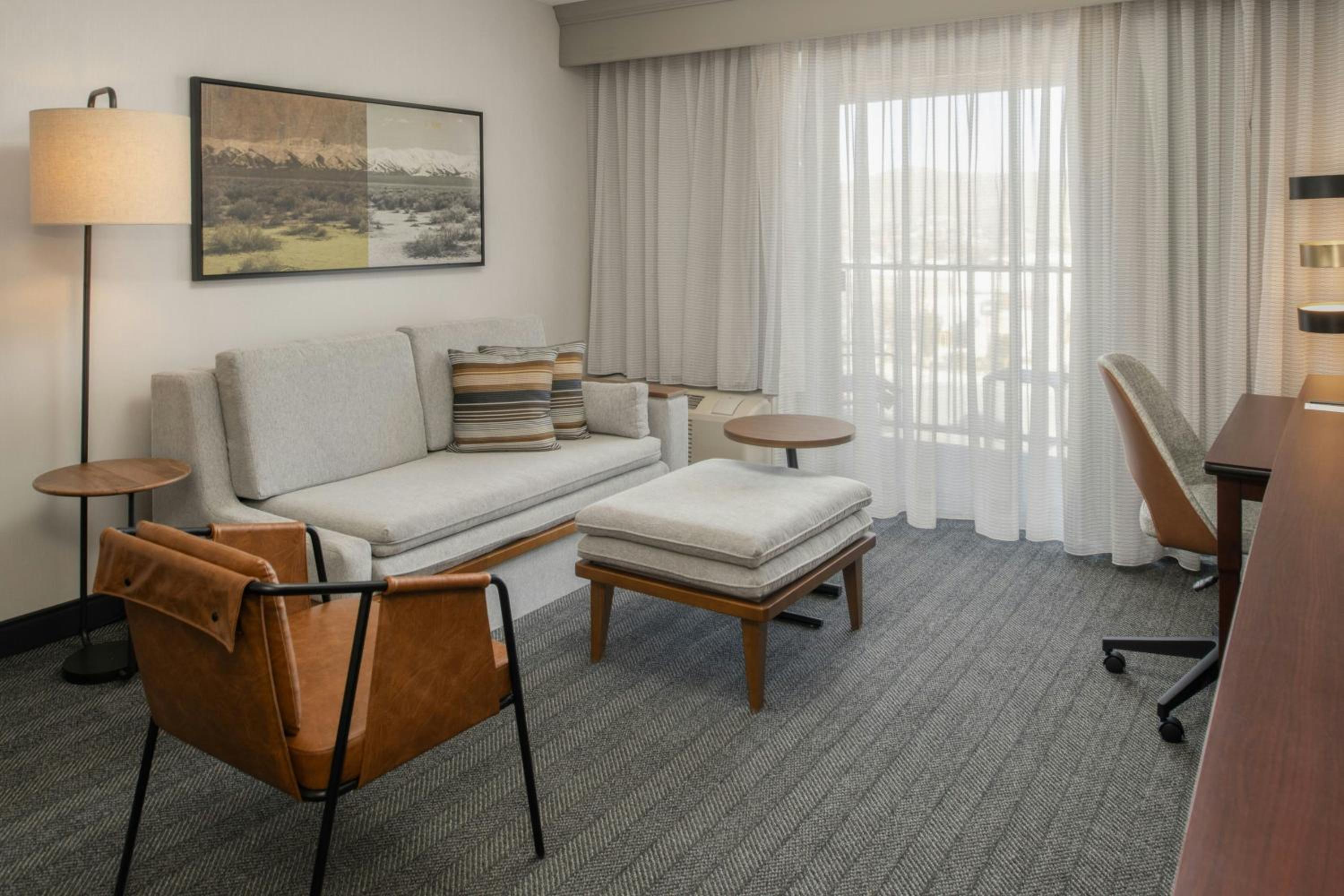 One-Bedroom Presidential King Suite with Bathtub and Sofa Bed - Mobility Access/Hearing Accessible