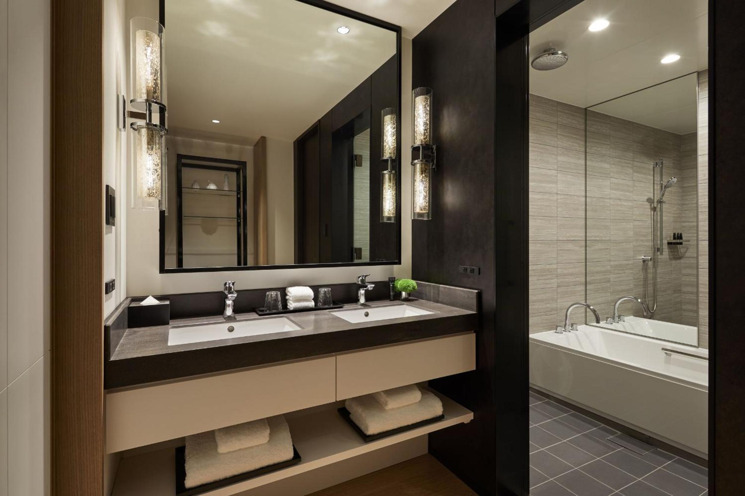 King Suite with City View