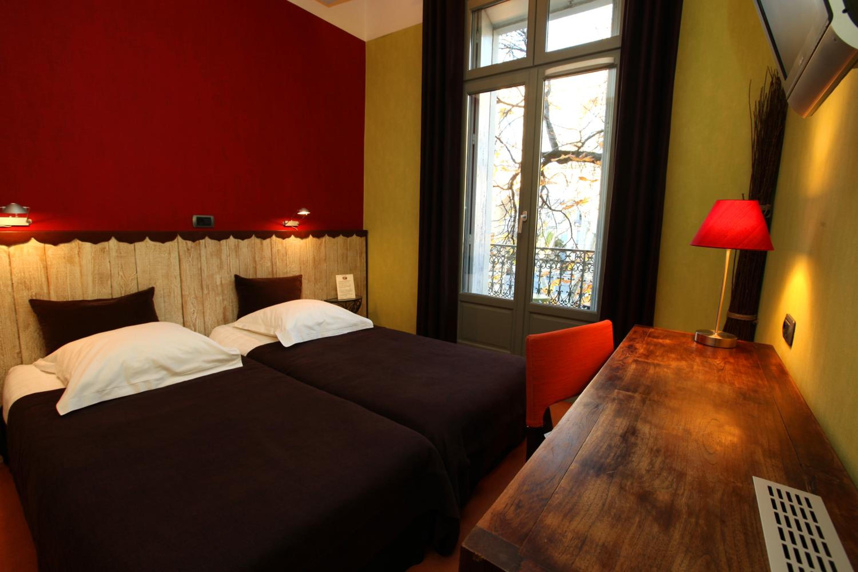 Classic Double Room - Photo 12