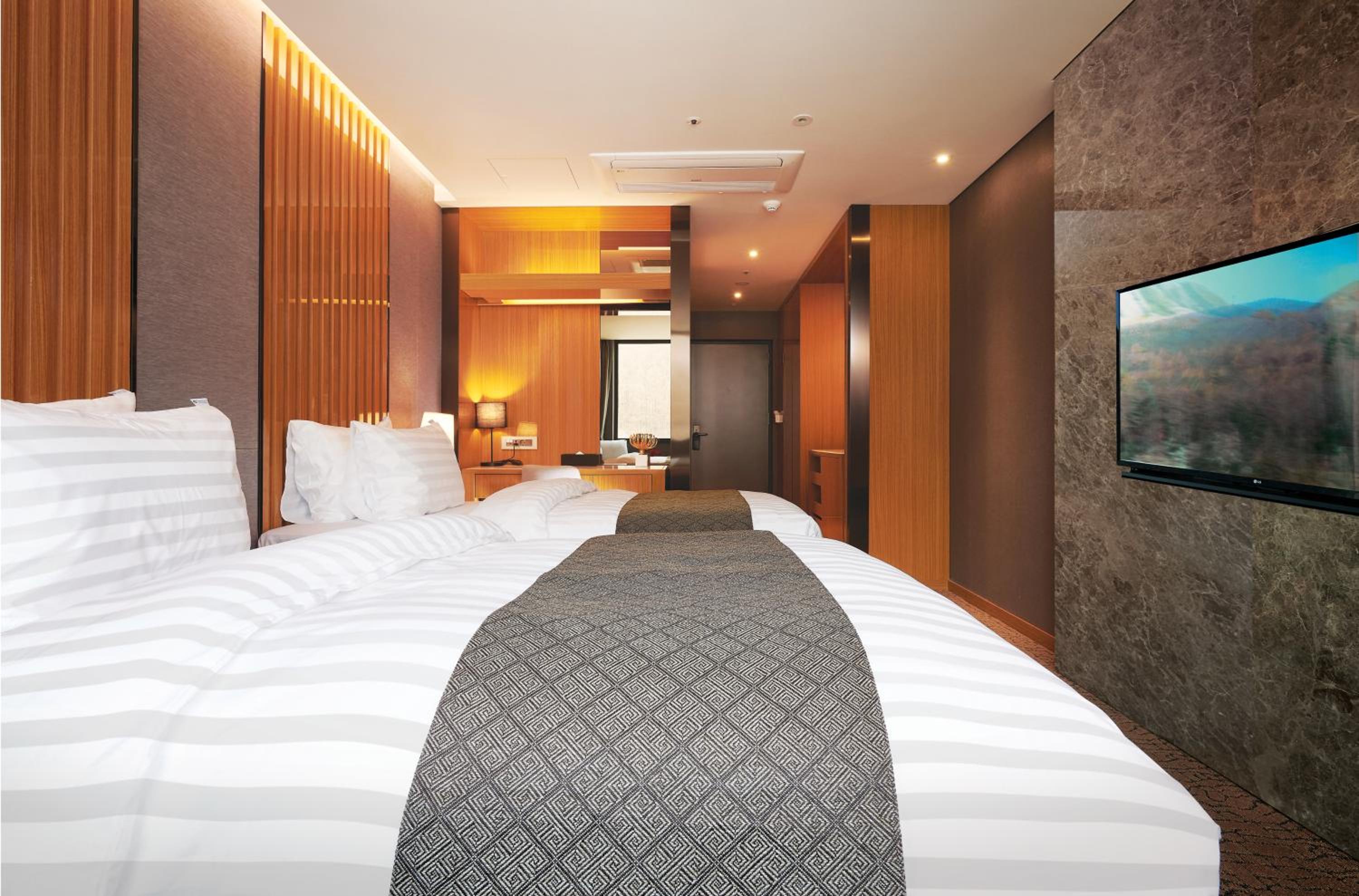 Deluxe Twin Room - Photo 2