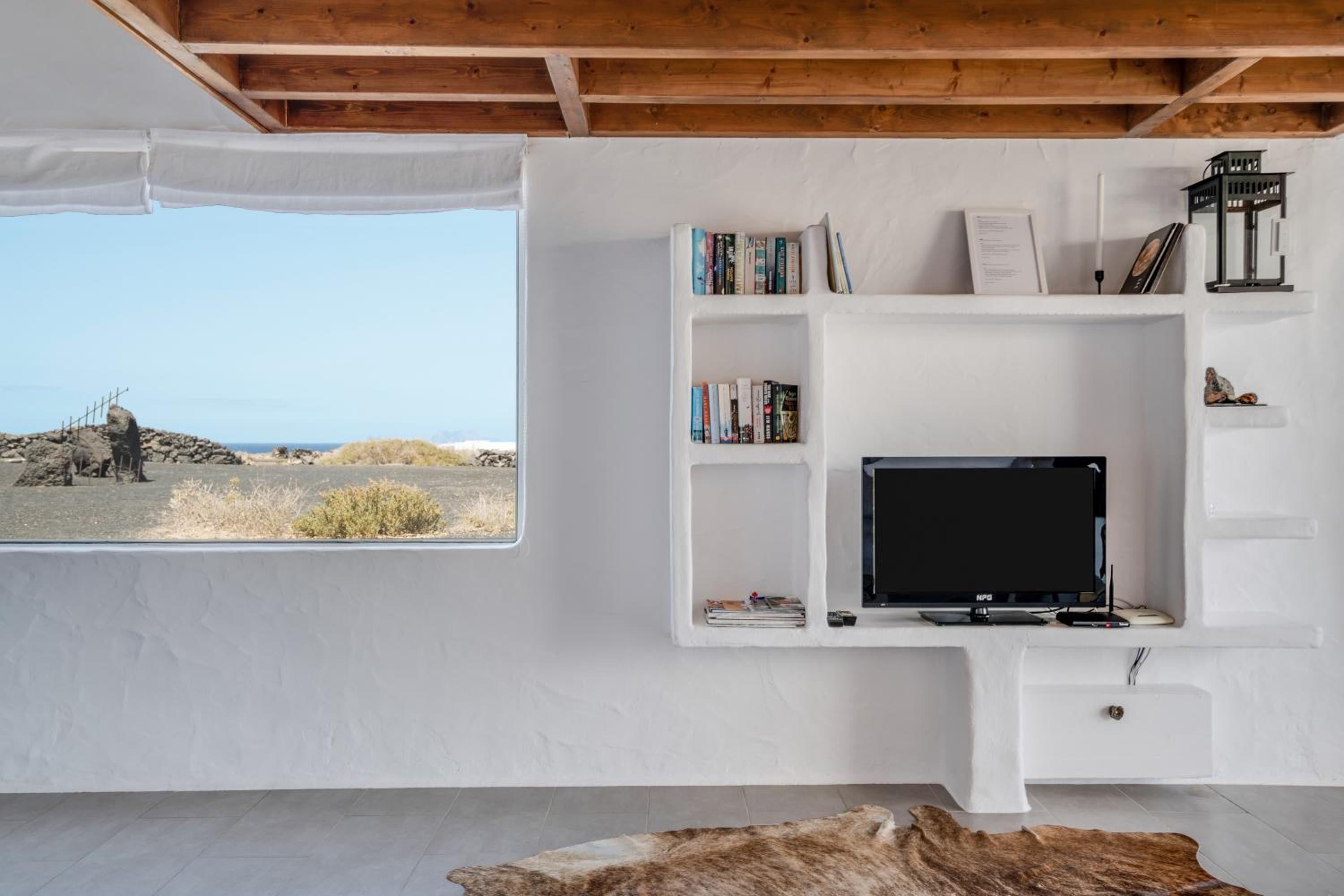 Two-Bedroom House - Photo 6