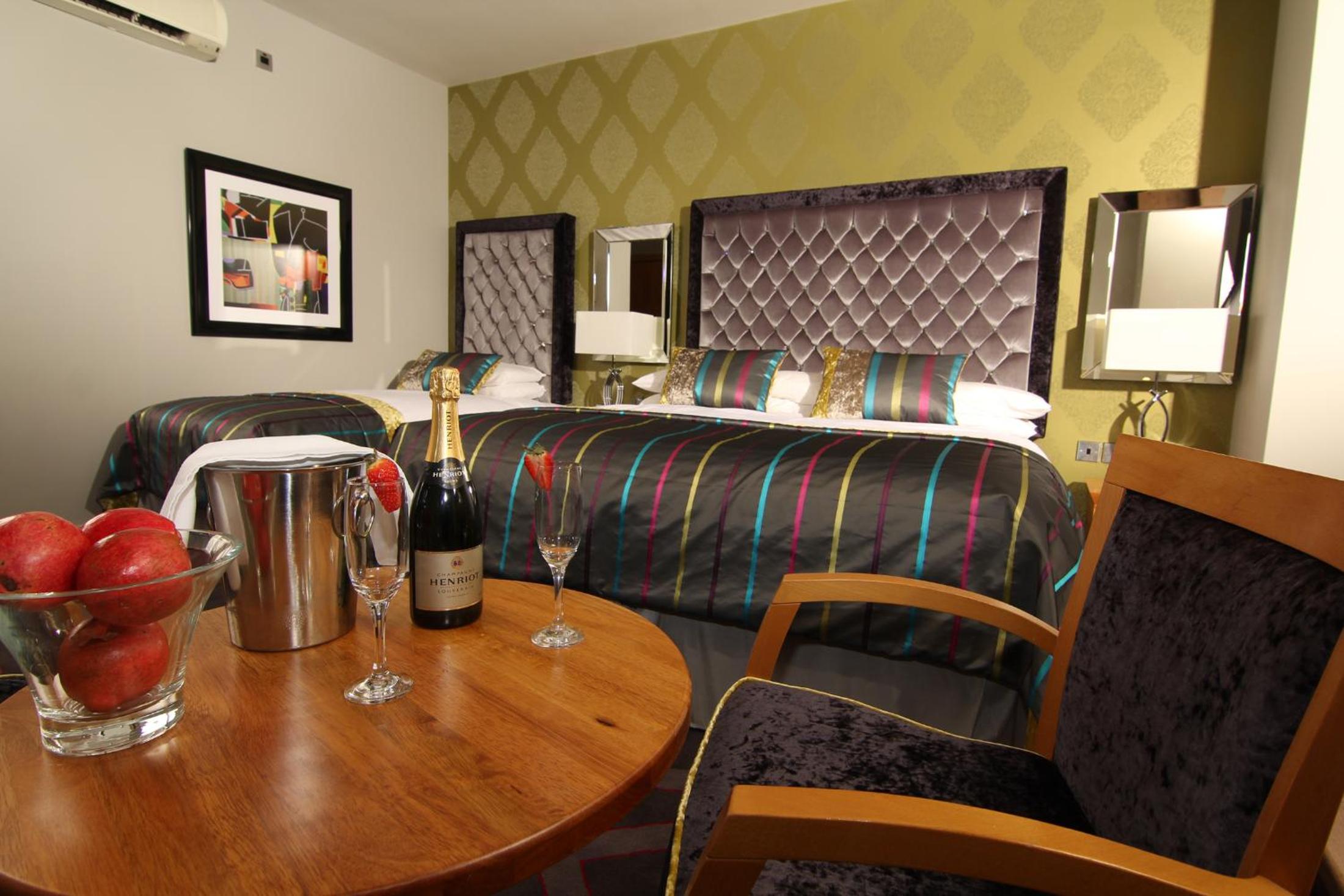 Twin Room - Photo 2