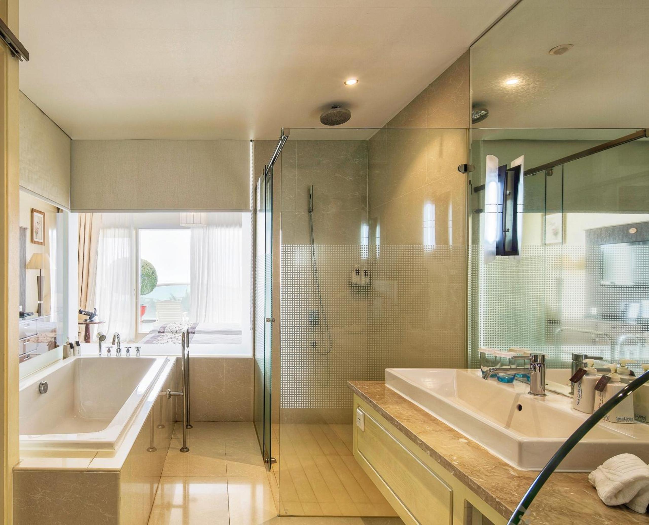 Superior Double or Twin Room with Sea View - Photo 2