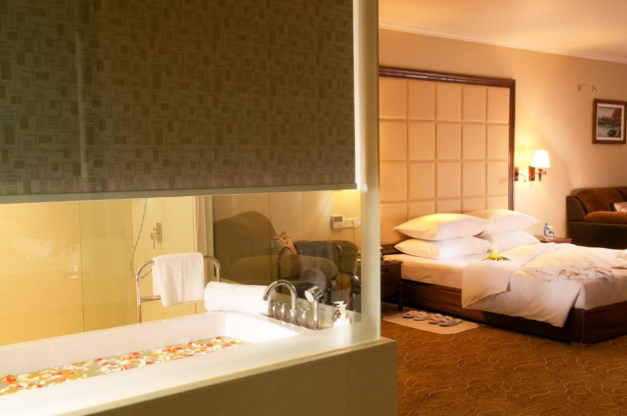 Deluxe Double or Twin Room with Sea View - Photo 5
