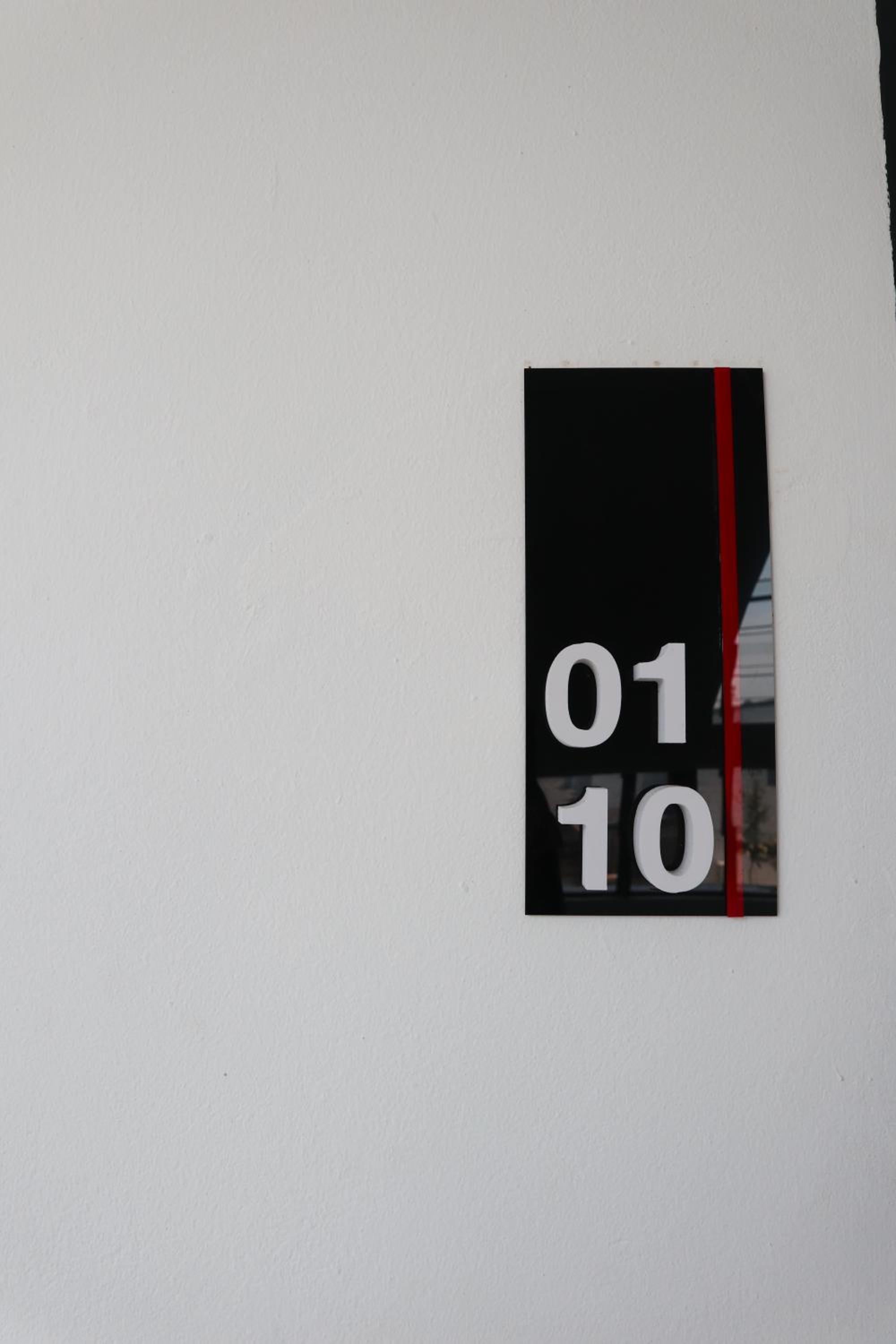 Deluxe King Room - Photo 10