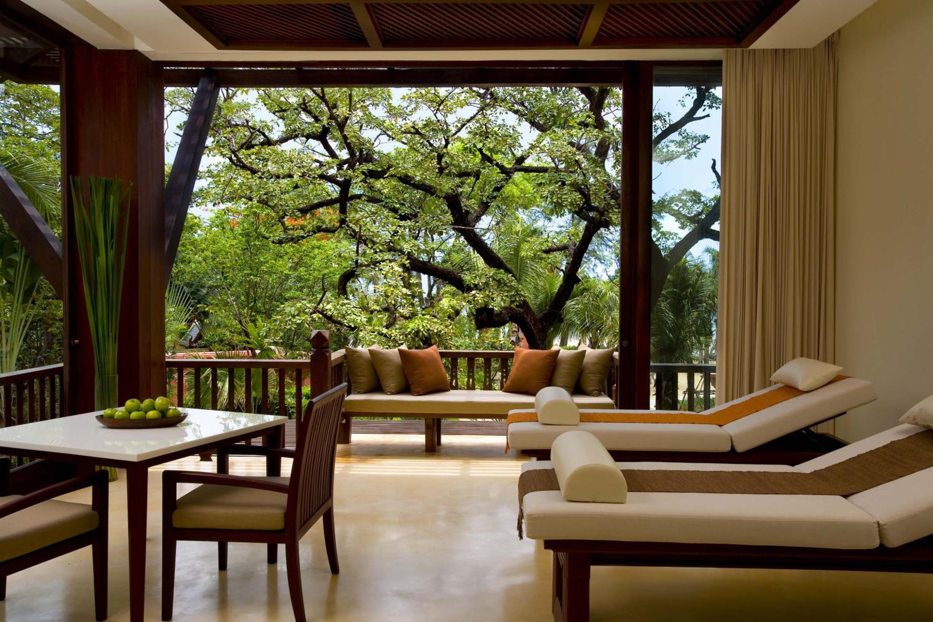 Suite with Balcony - Photo 6