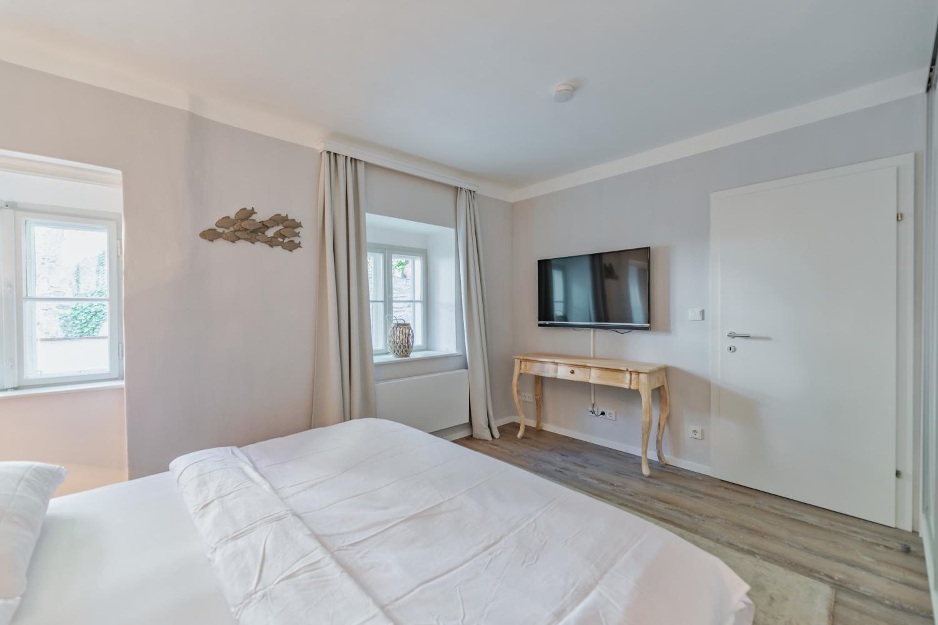 Two-Bedroom Apartment with Parking Space photo 3