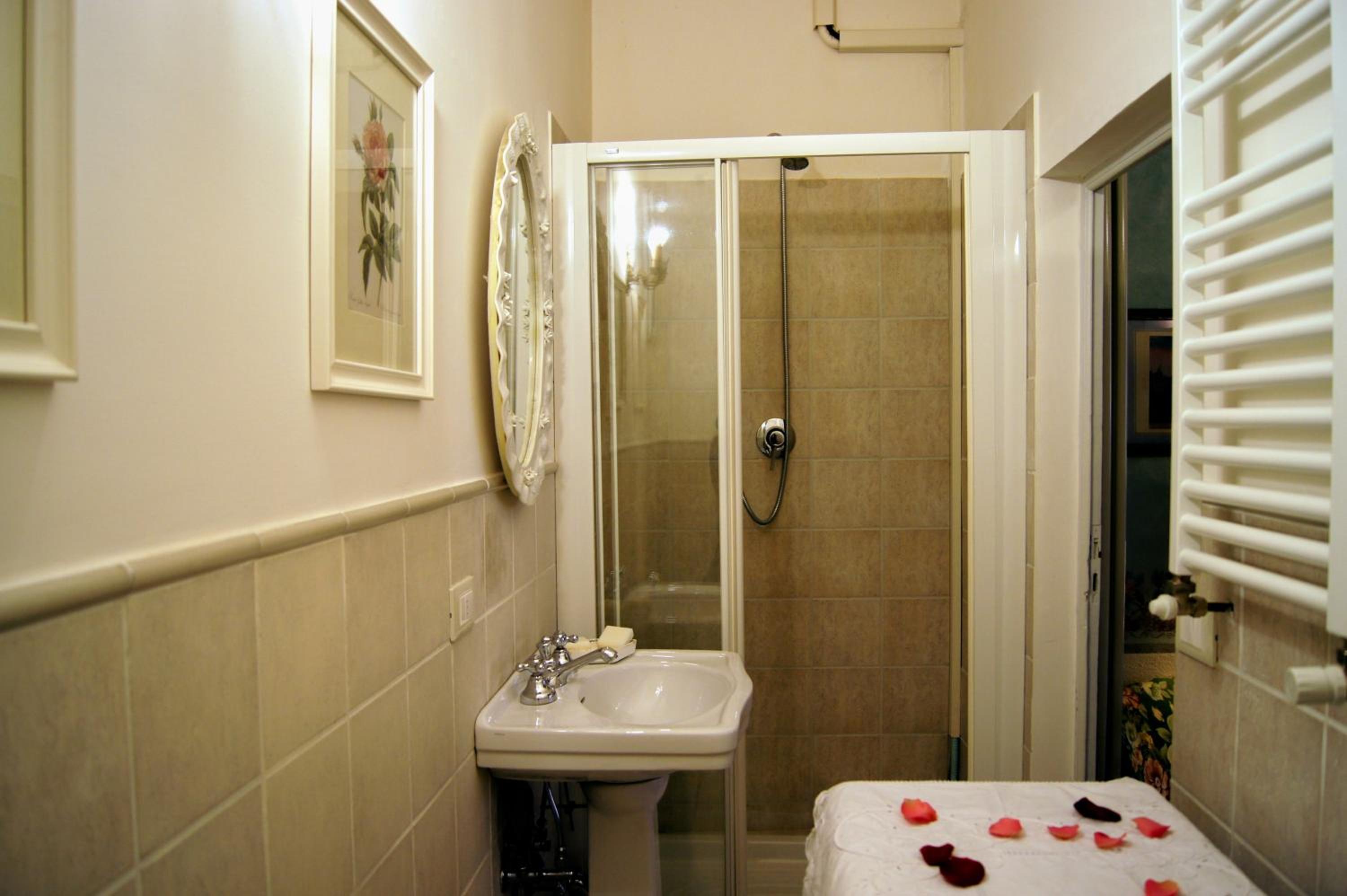 Studio (2 Adults) photo 2