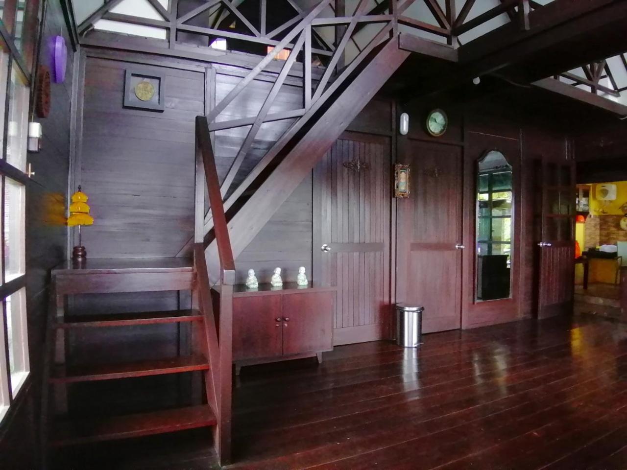 Three-Bedroom Villa - Photo 5