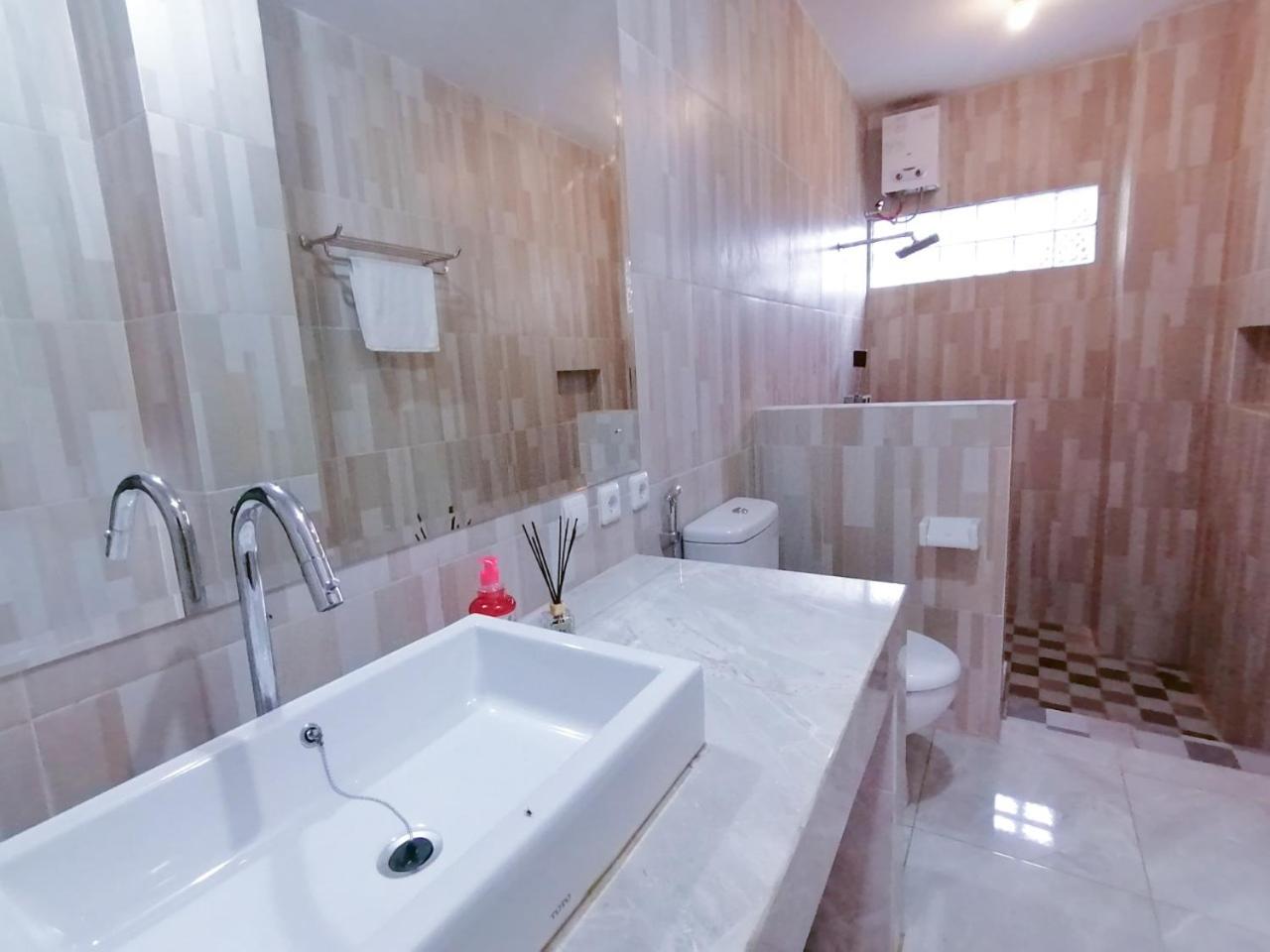 Three-Bedroom Villa - Photo 4