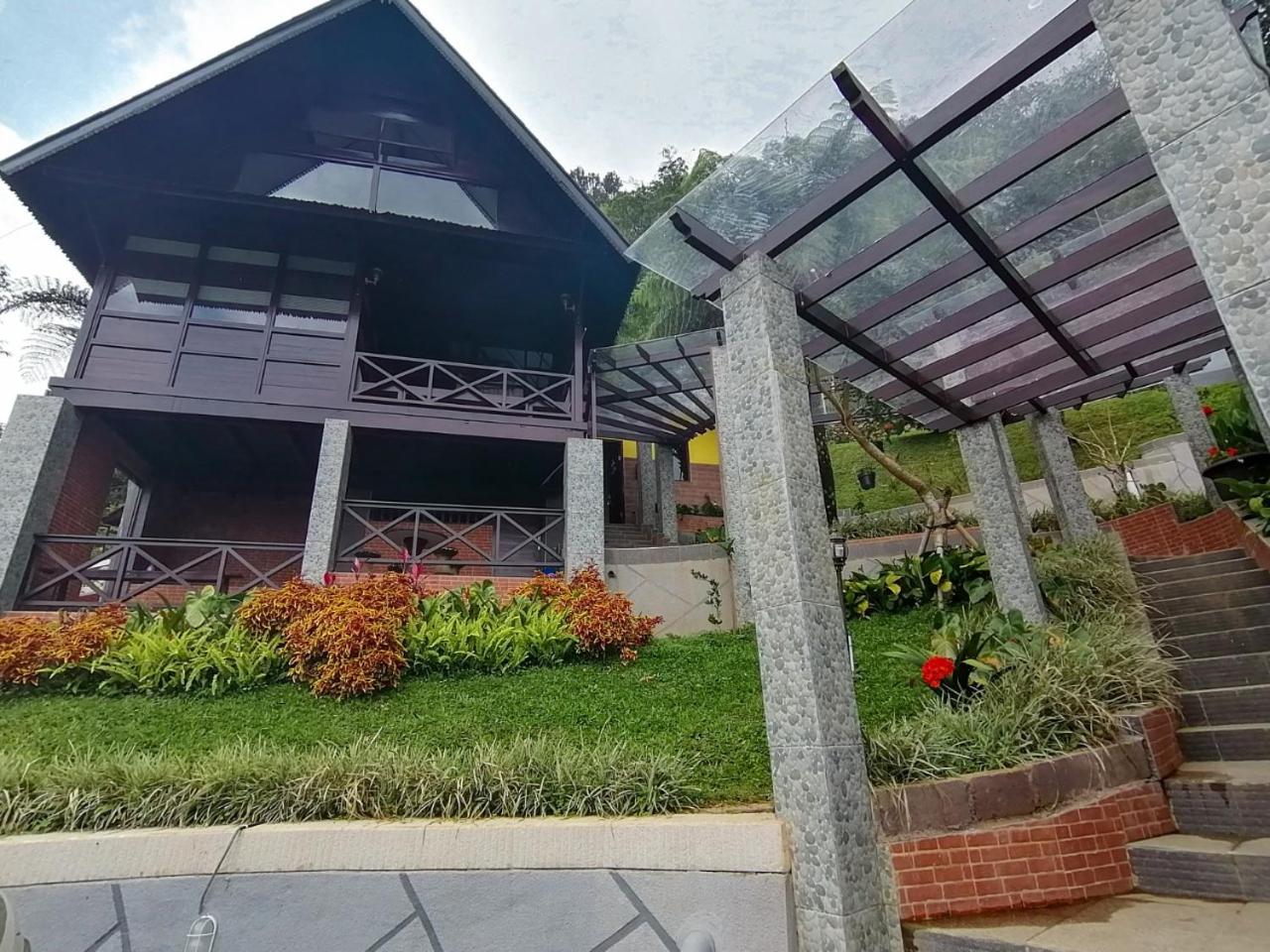 Three-Bedroom Villa - Photo 13