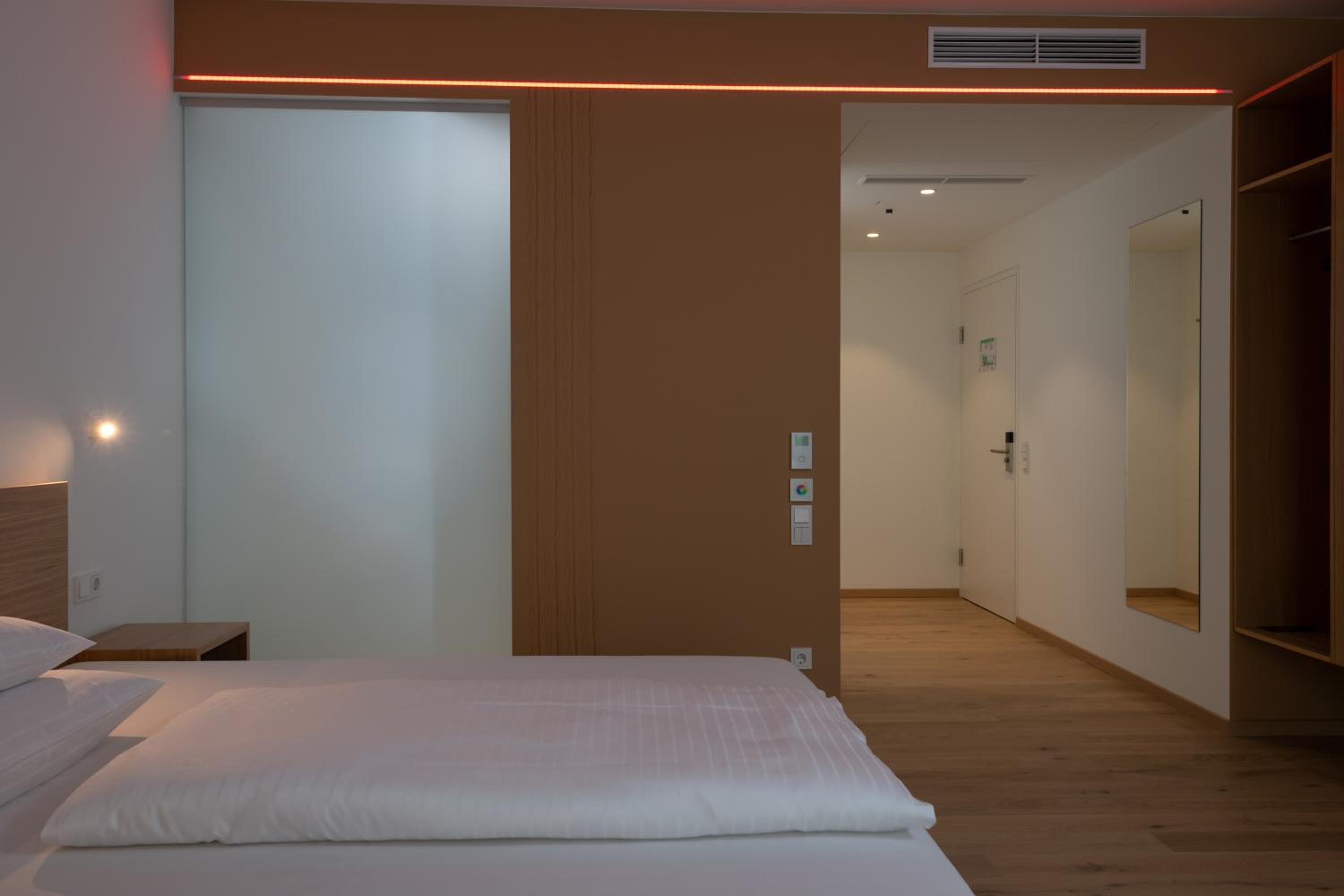 Superior King Room photo 2