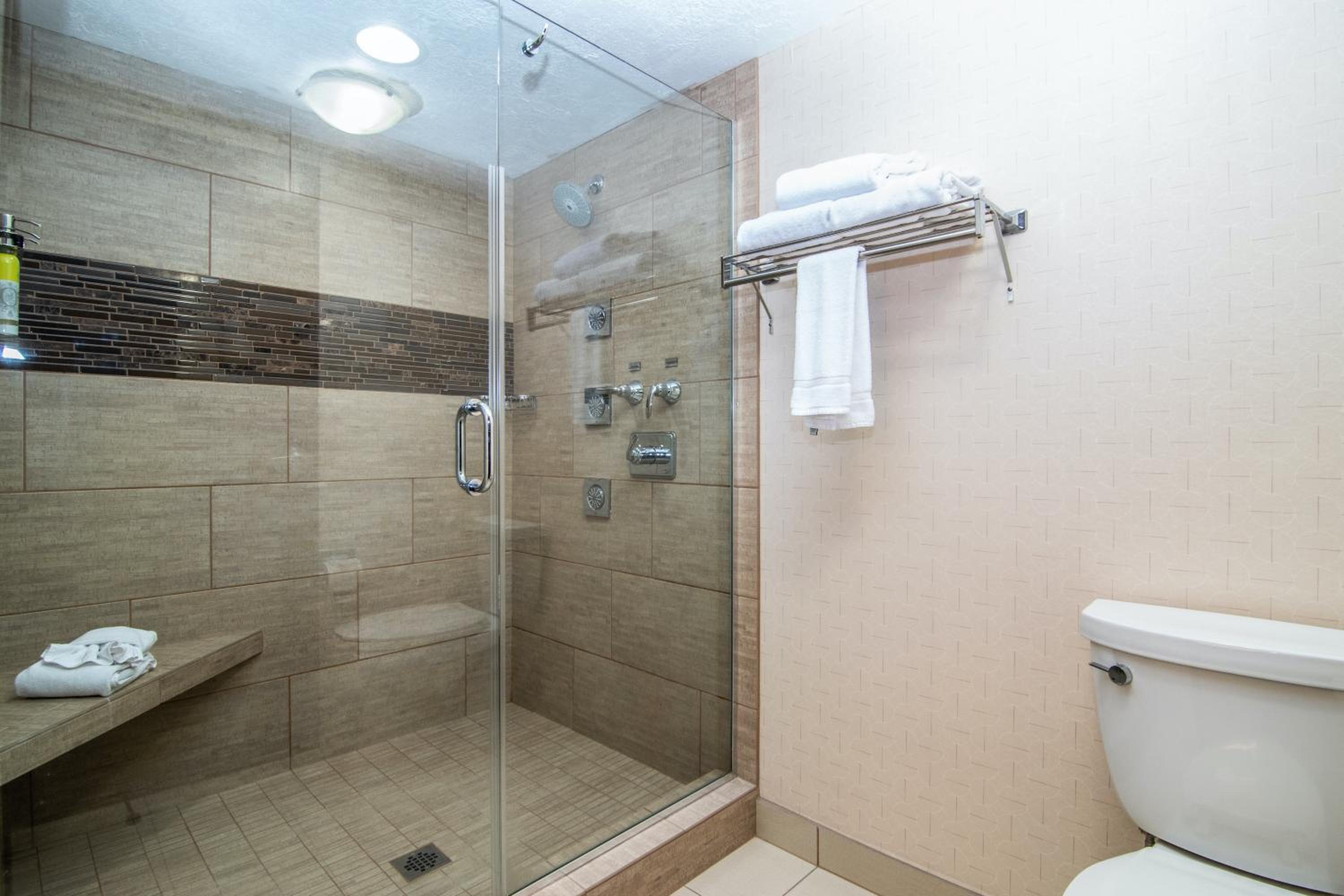 Standard King Room - Photo 4
